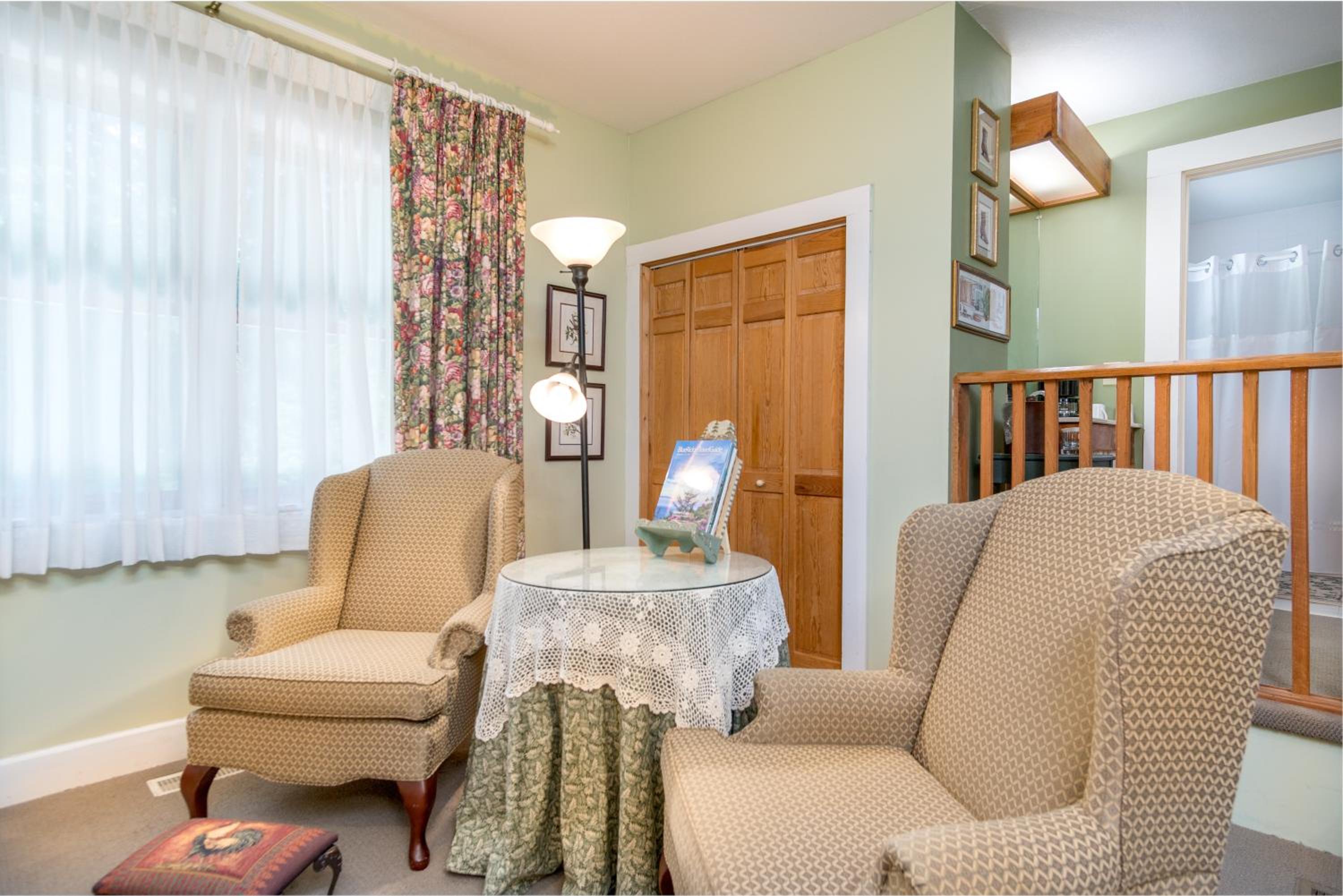 Woodward House Room - Photo 2