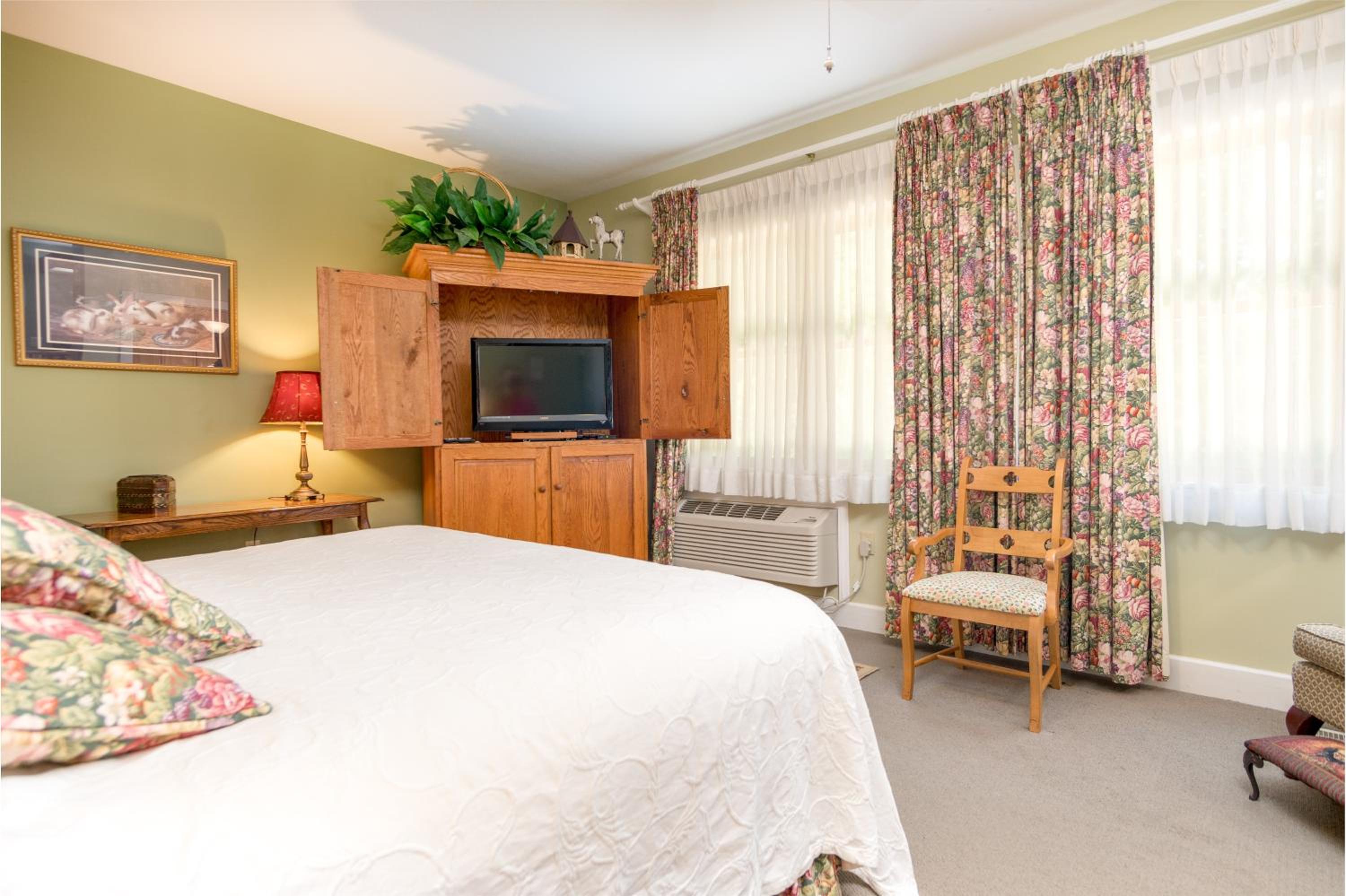 Woodward House Room - Photo 6