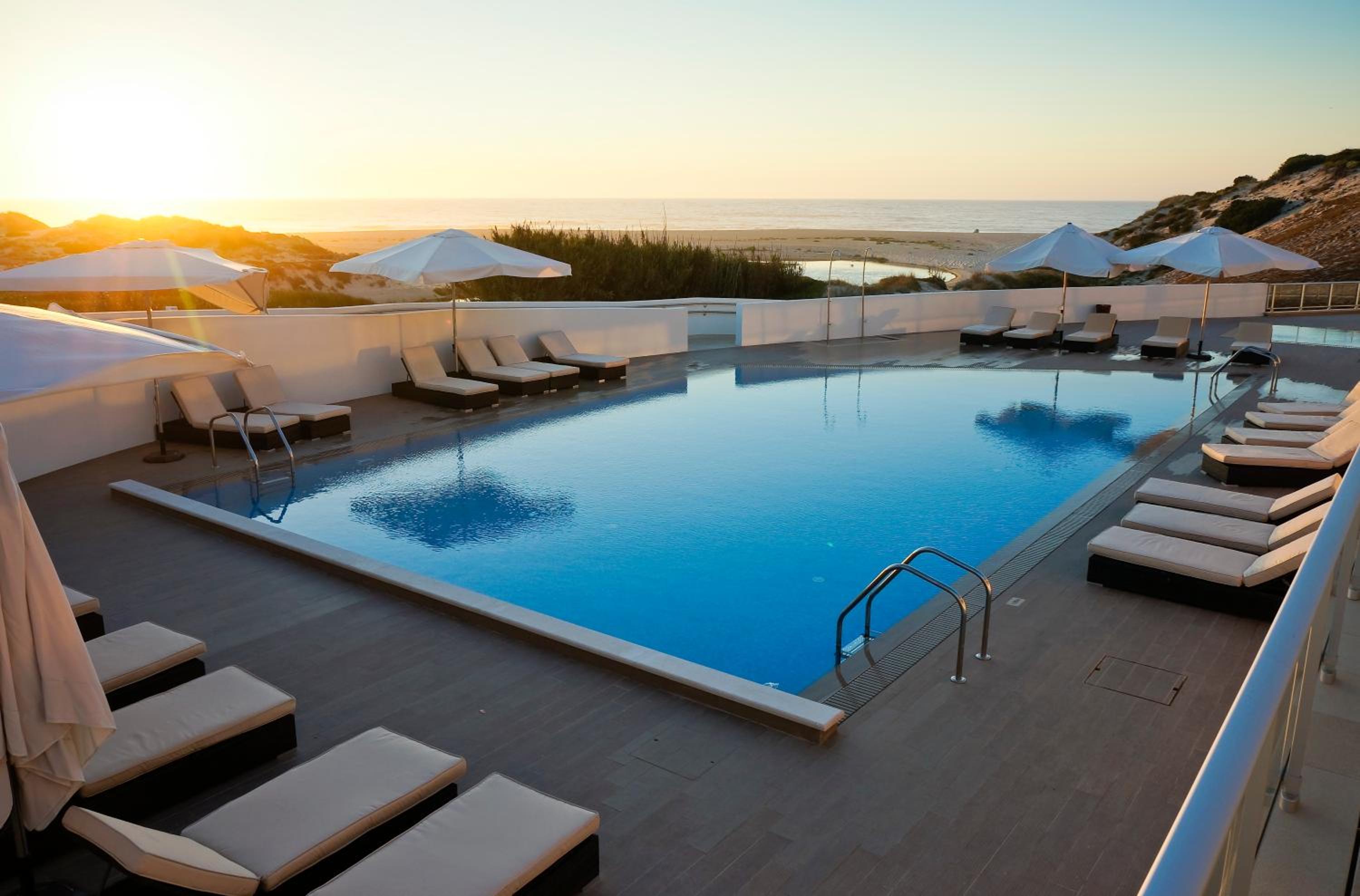 Two-Bedroom Apartment with Sea View - Photo 7