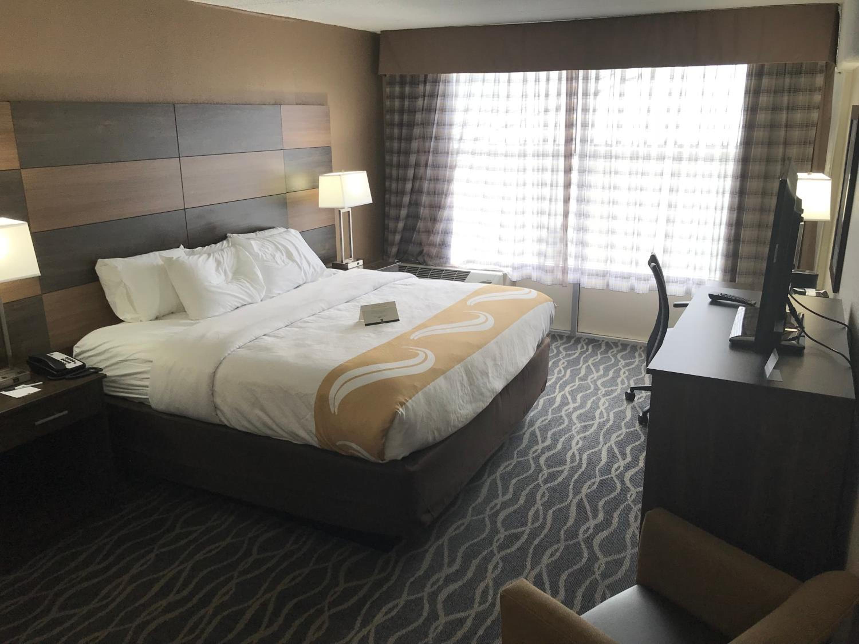 King Room - Non-Smoking - Photo 1