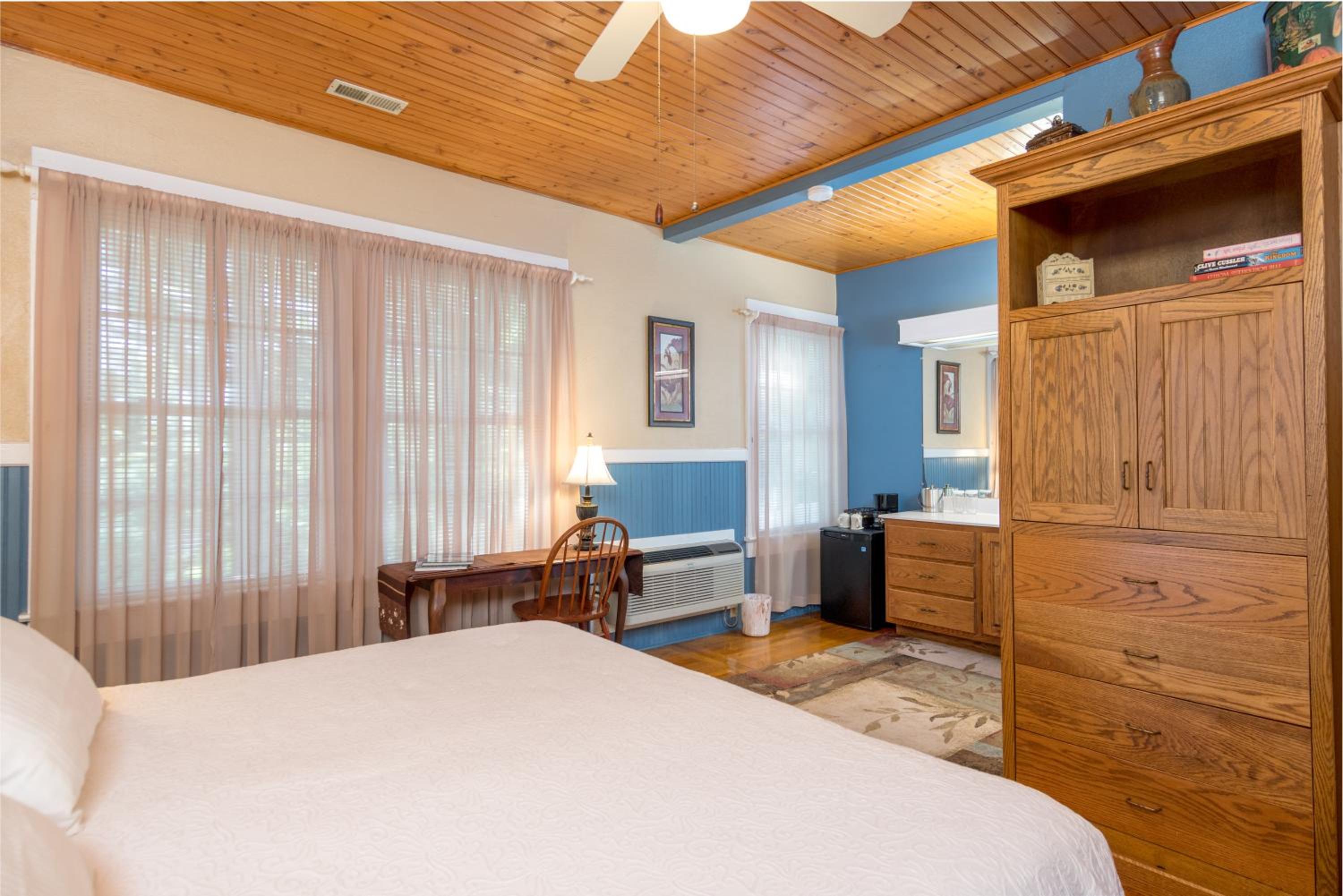 Lodge Room - Photo 4