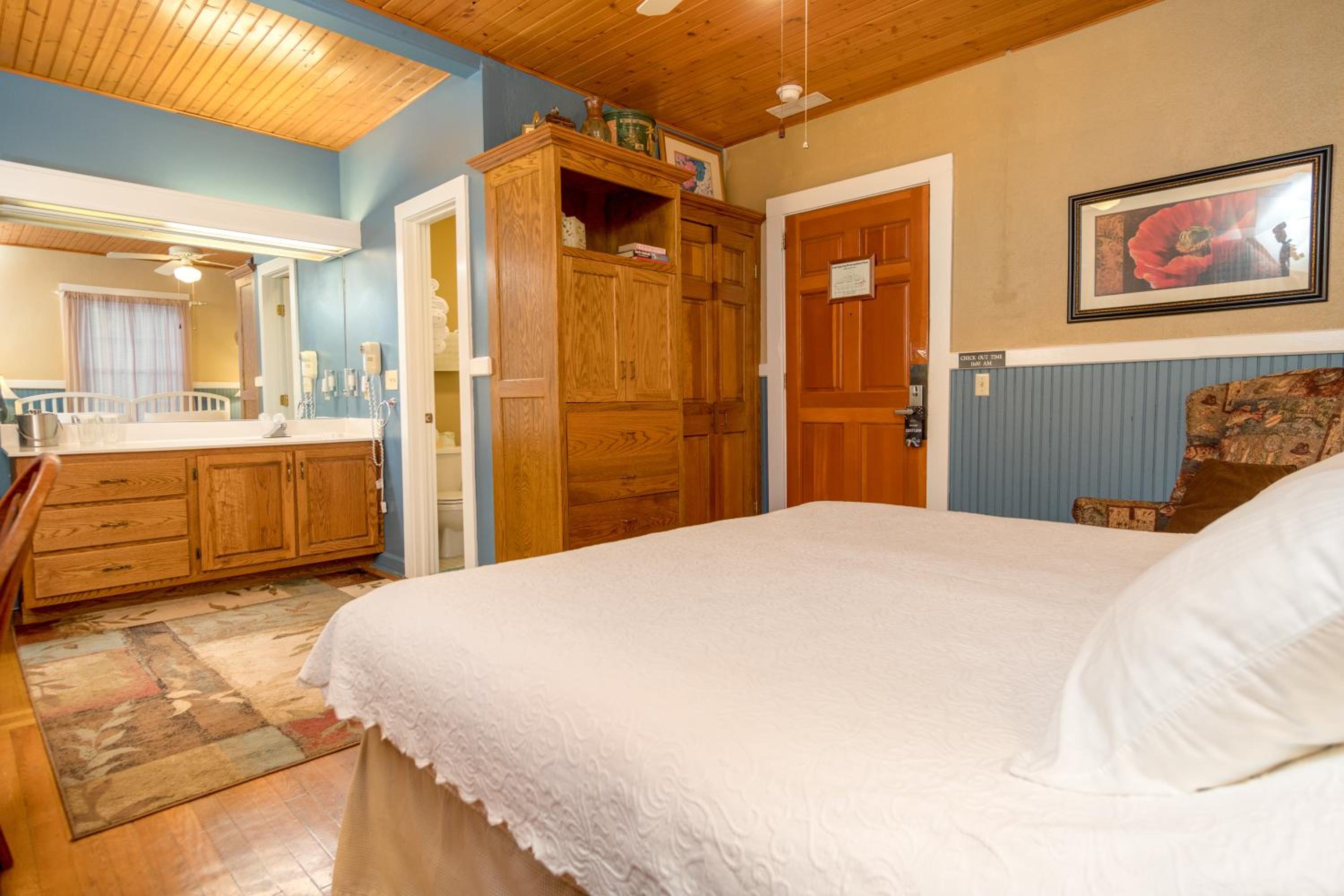 Lodge Room - Photo 2