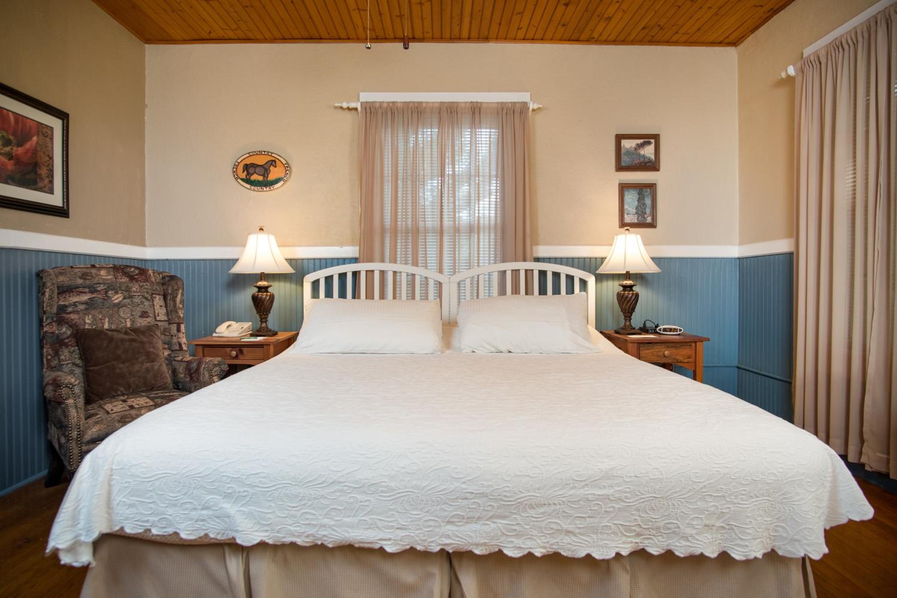 Lodge Room - Photo 12