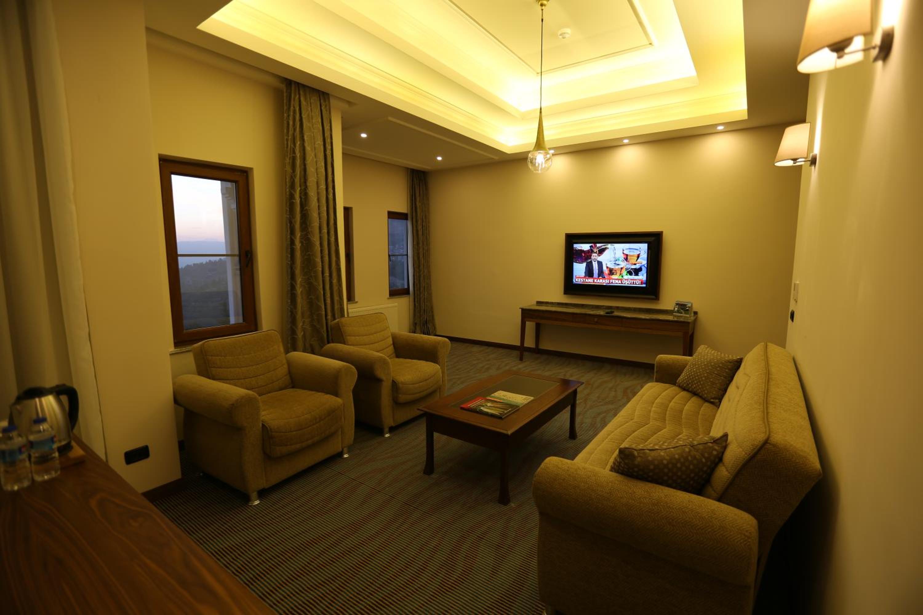 Suite with Lake View photo 3