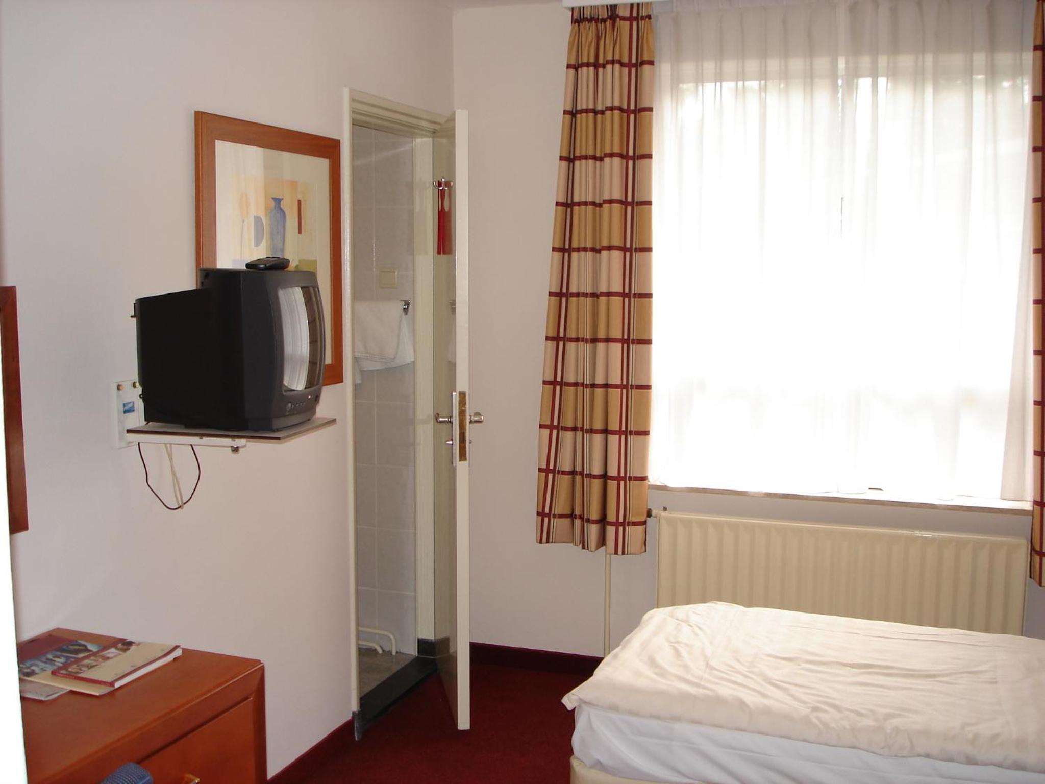 Single Room photo 3