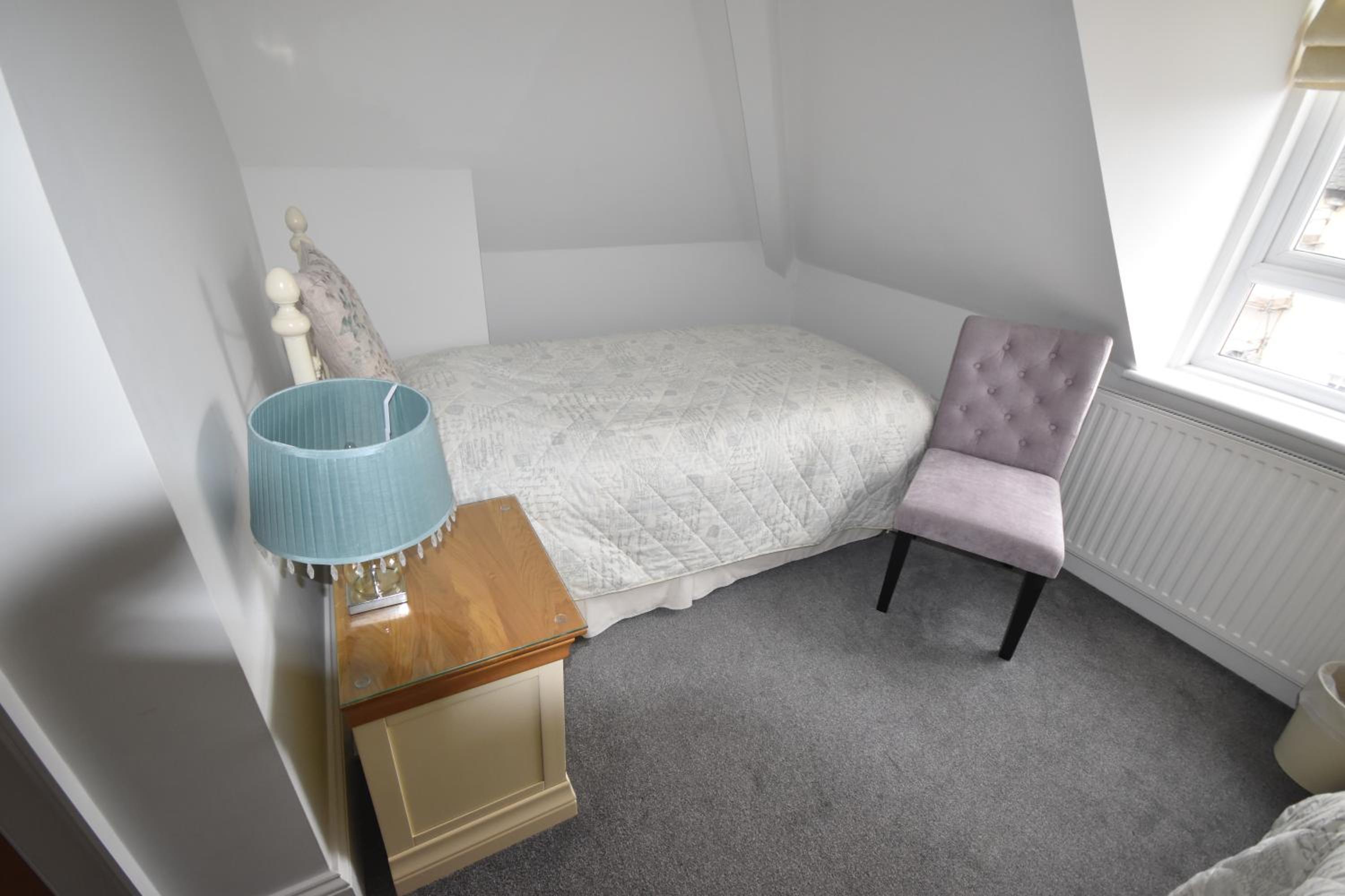 Twin Room - Photo 4