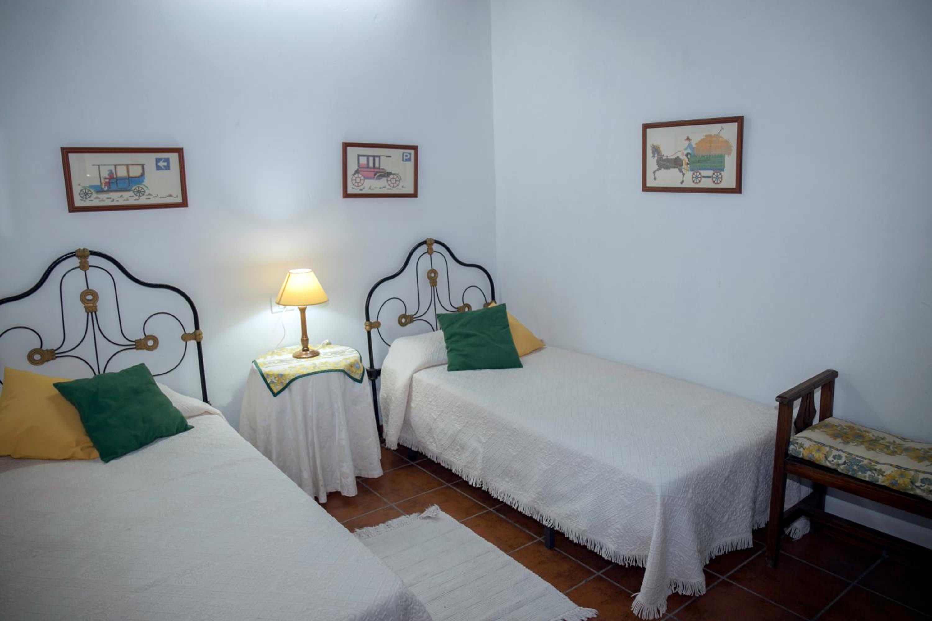 Apartamento de Dos Dormitorios con Vista al Jardín
