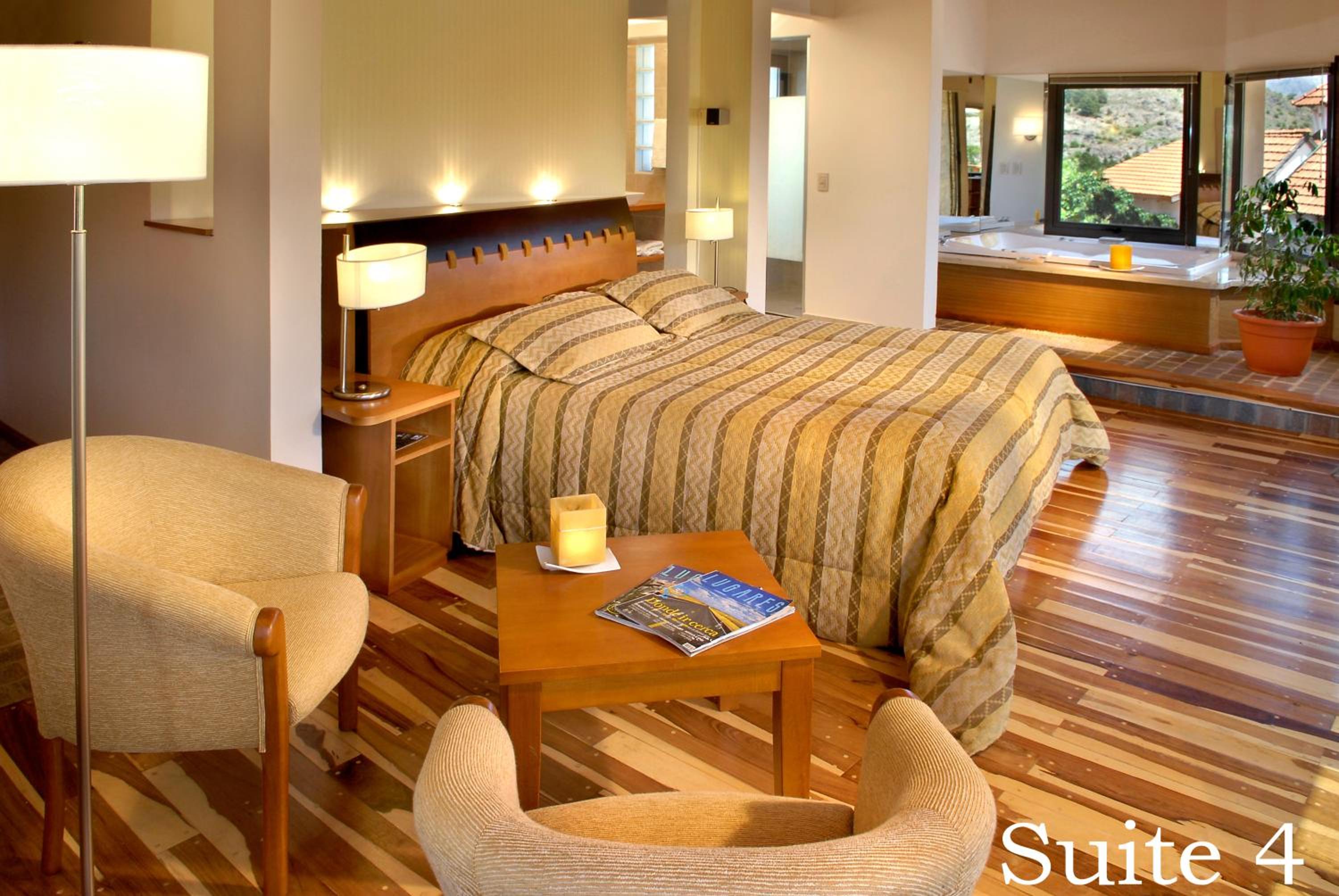 Deluxe Suite photo 3