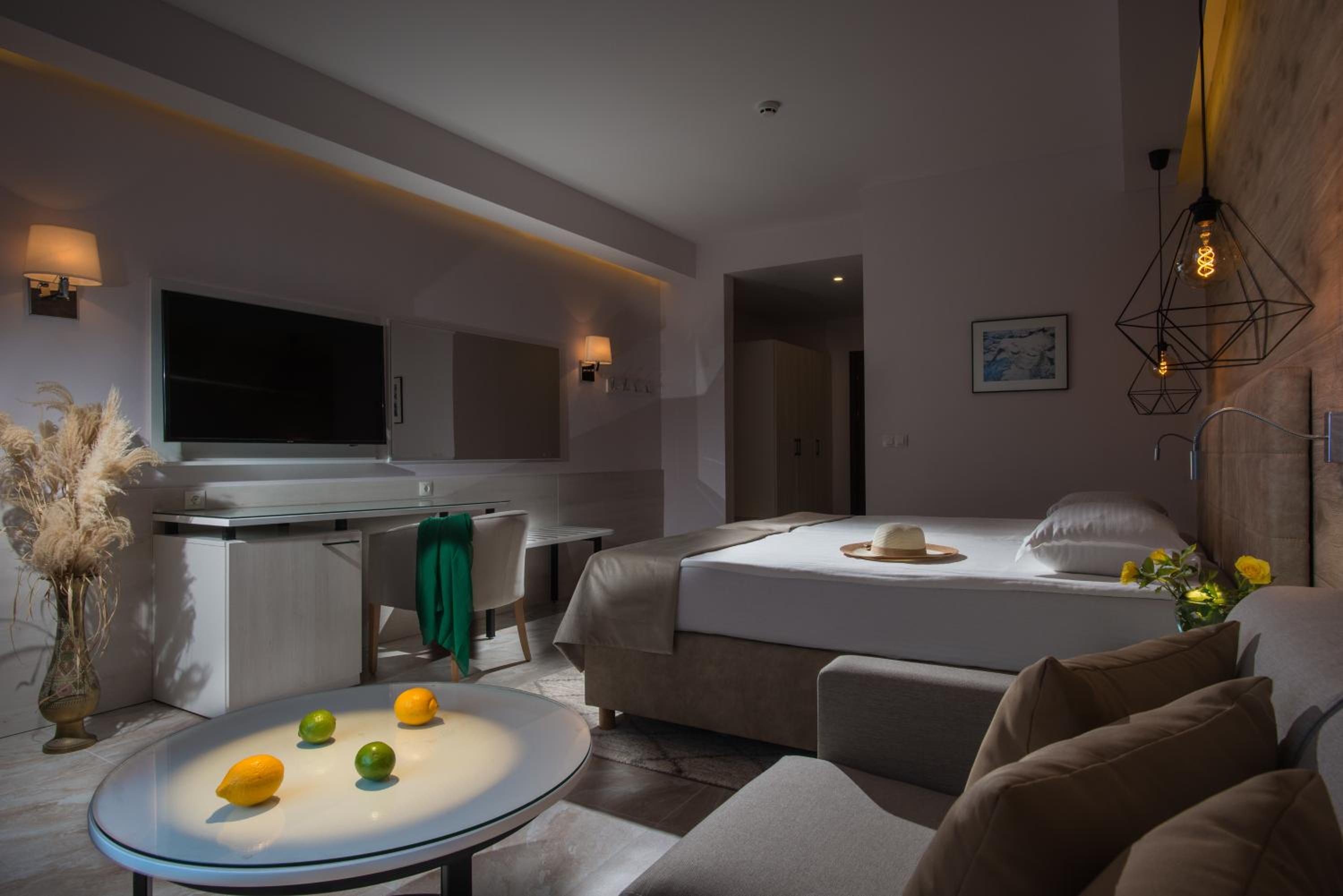 Standard Double Room - Photo 1