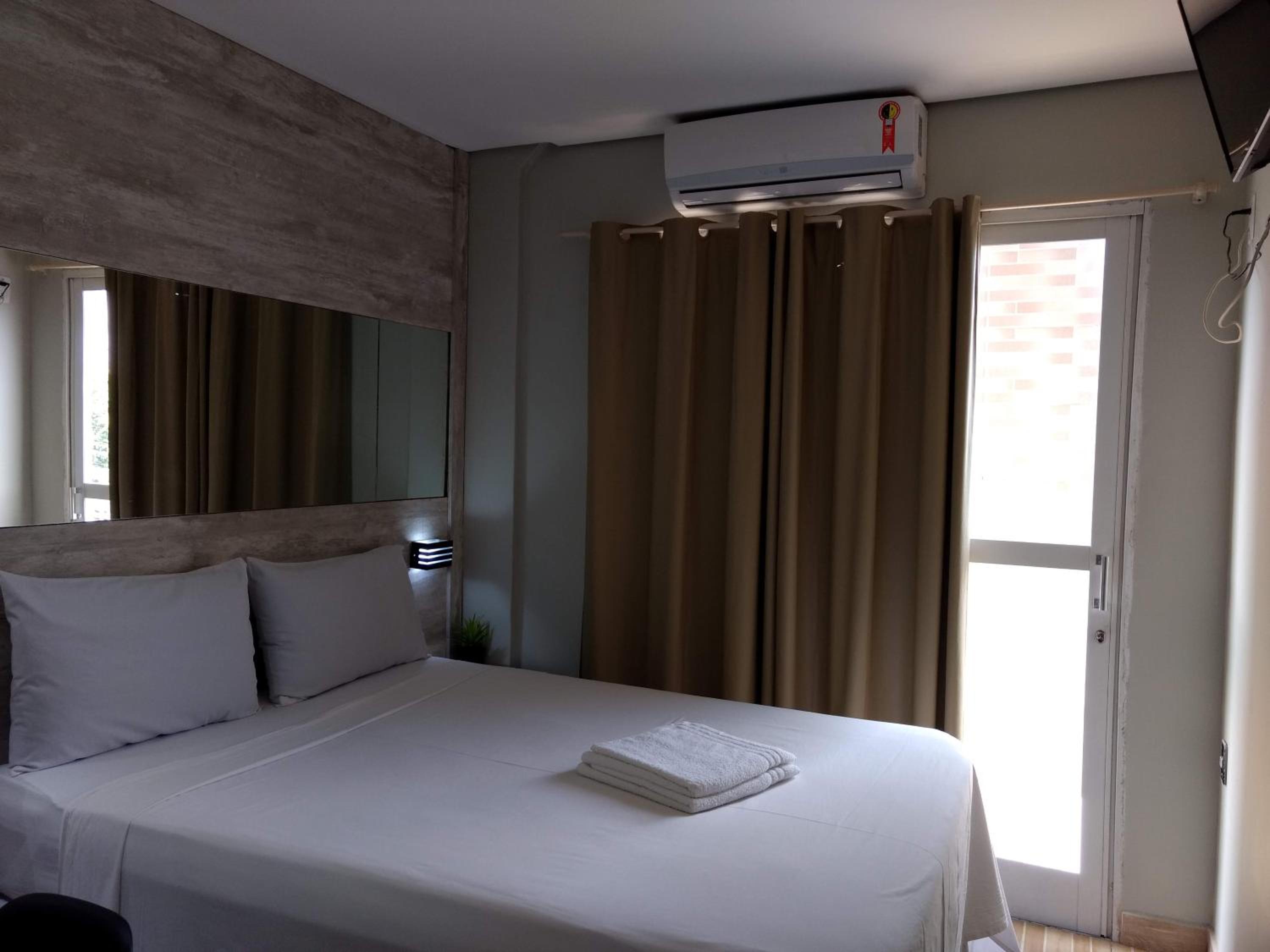 Double Room with Patio - Photo 5