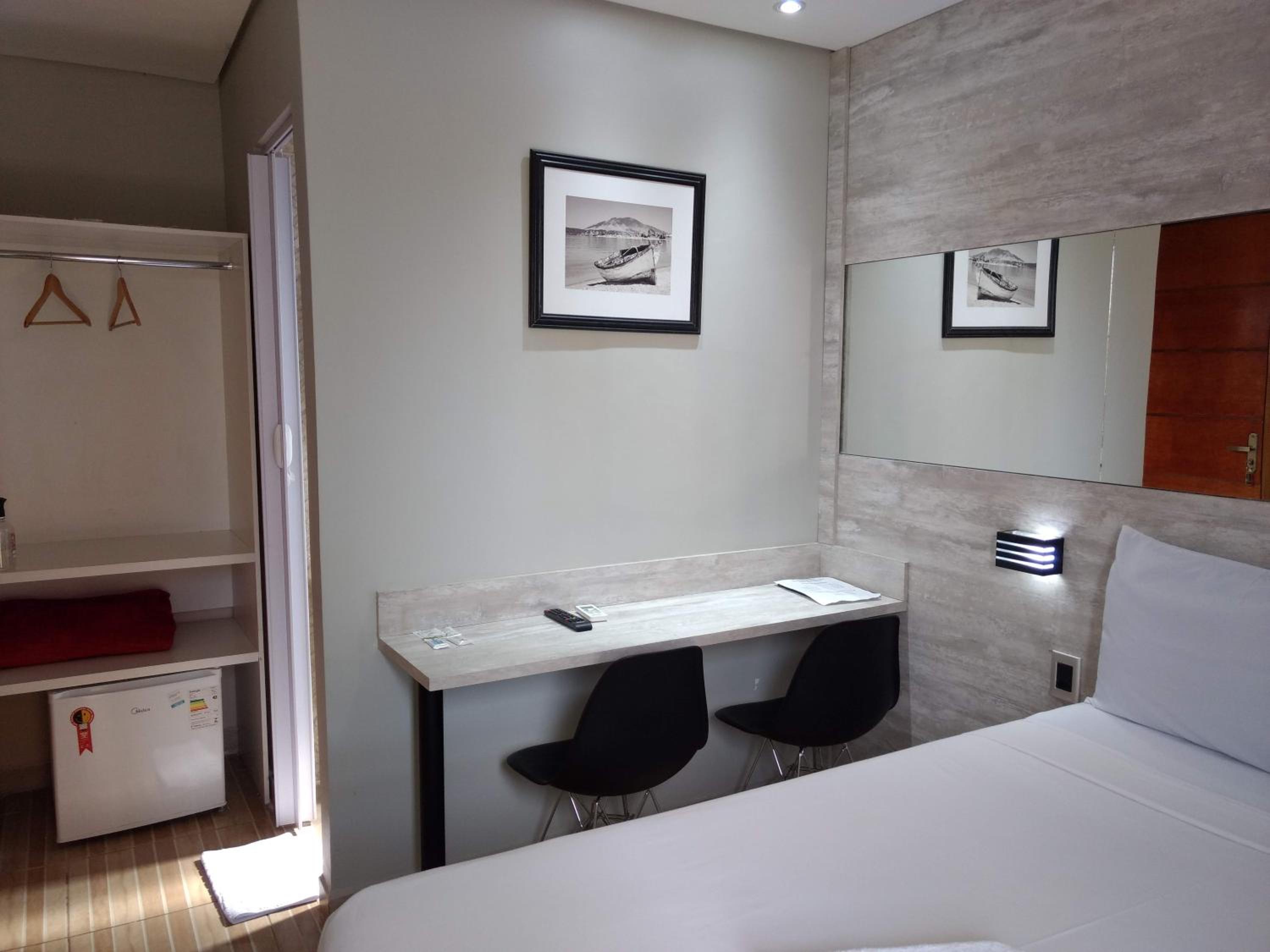 Double Room with Patio - Photo 4
