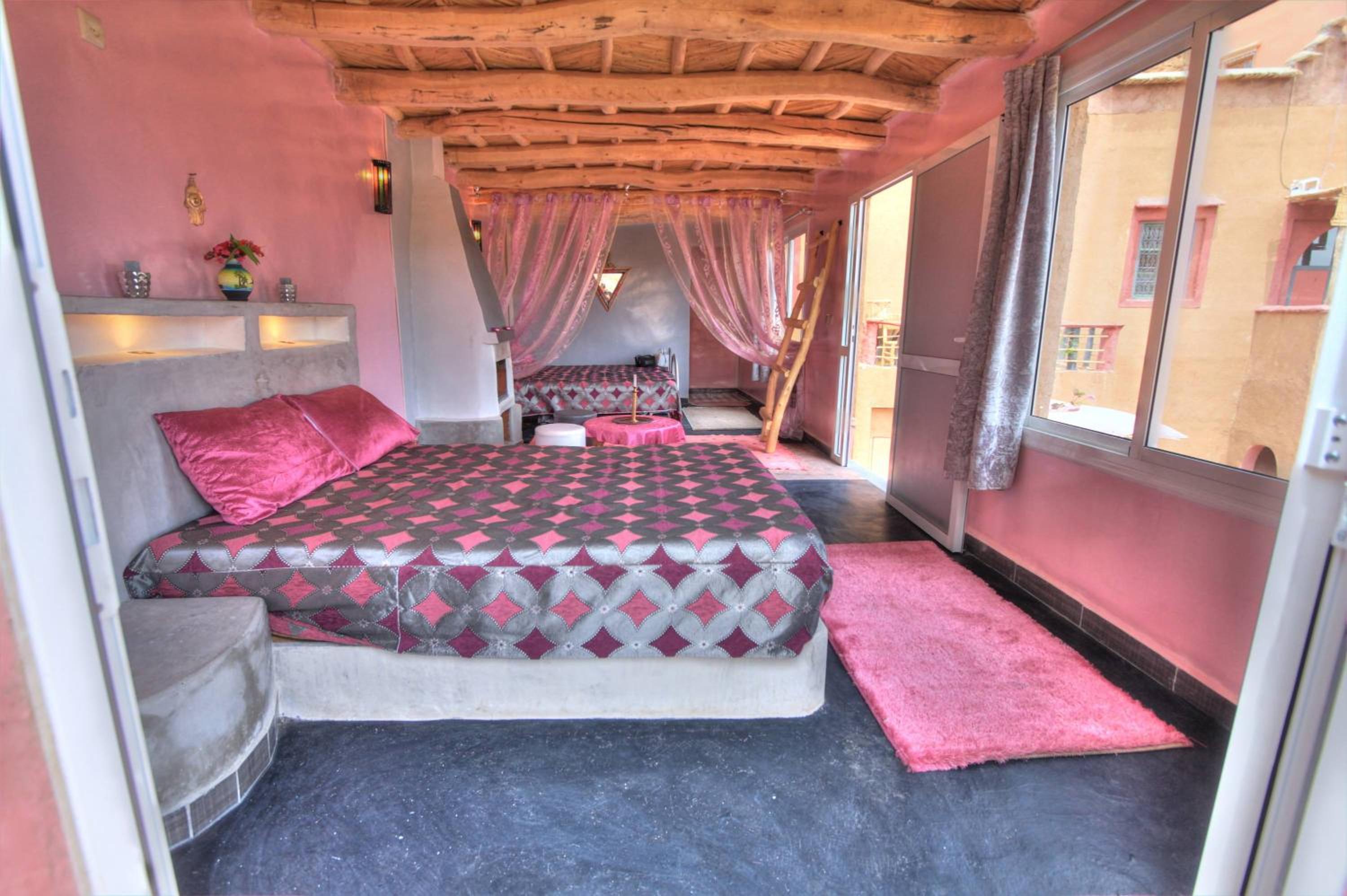 Suite with Garden View - Photo 3