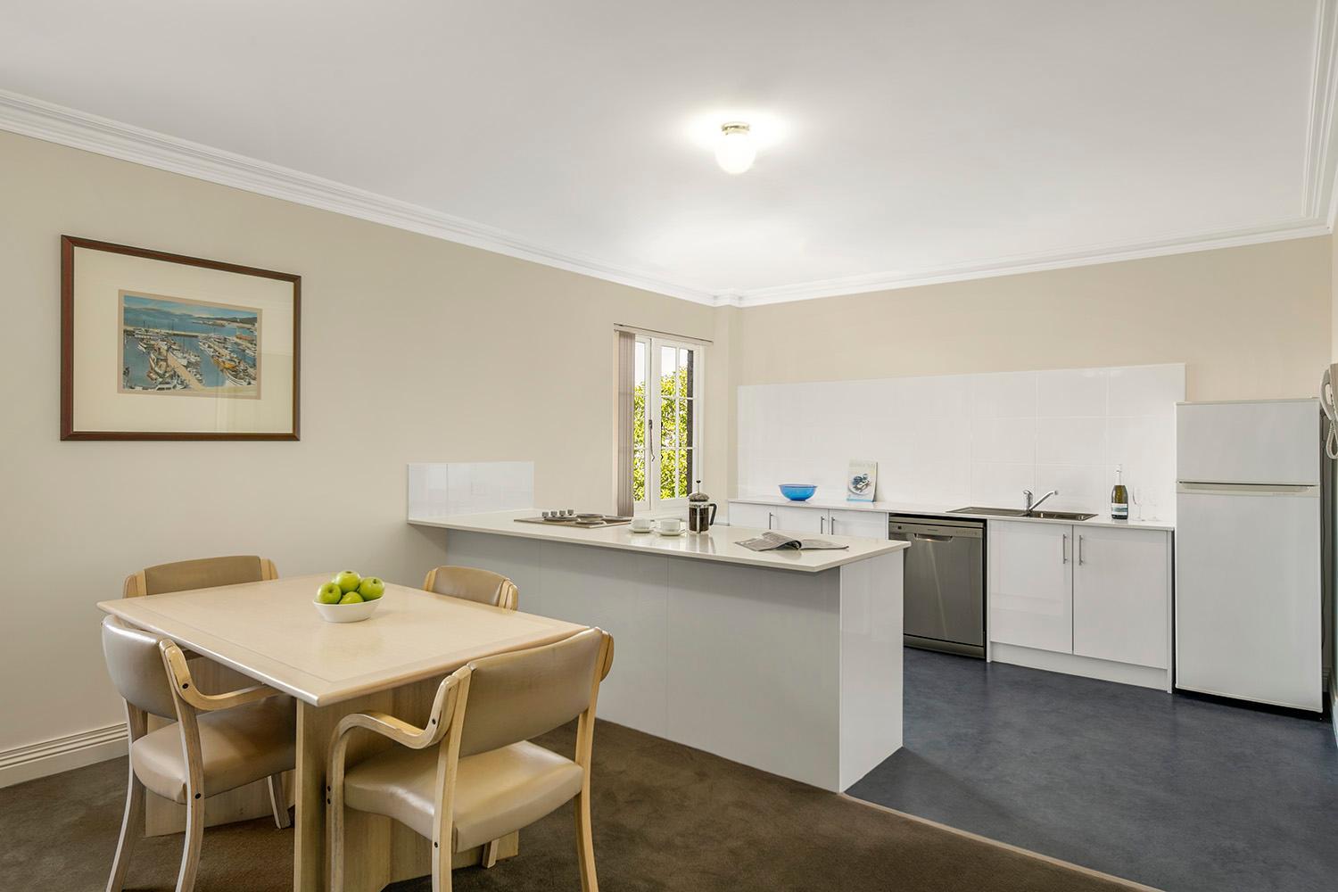 Deluxe One-Bedroom Apartment