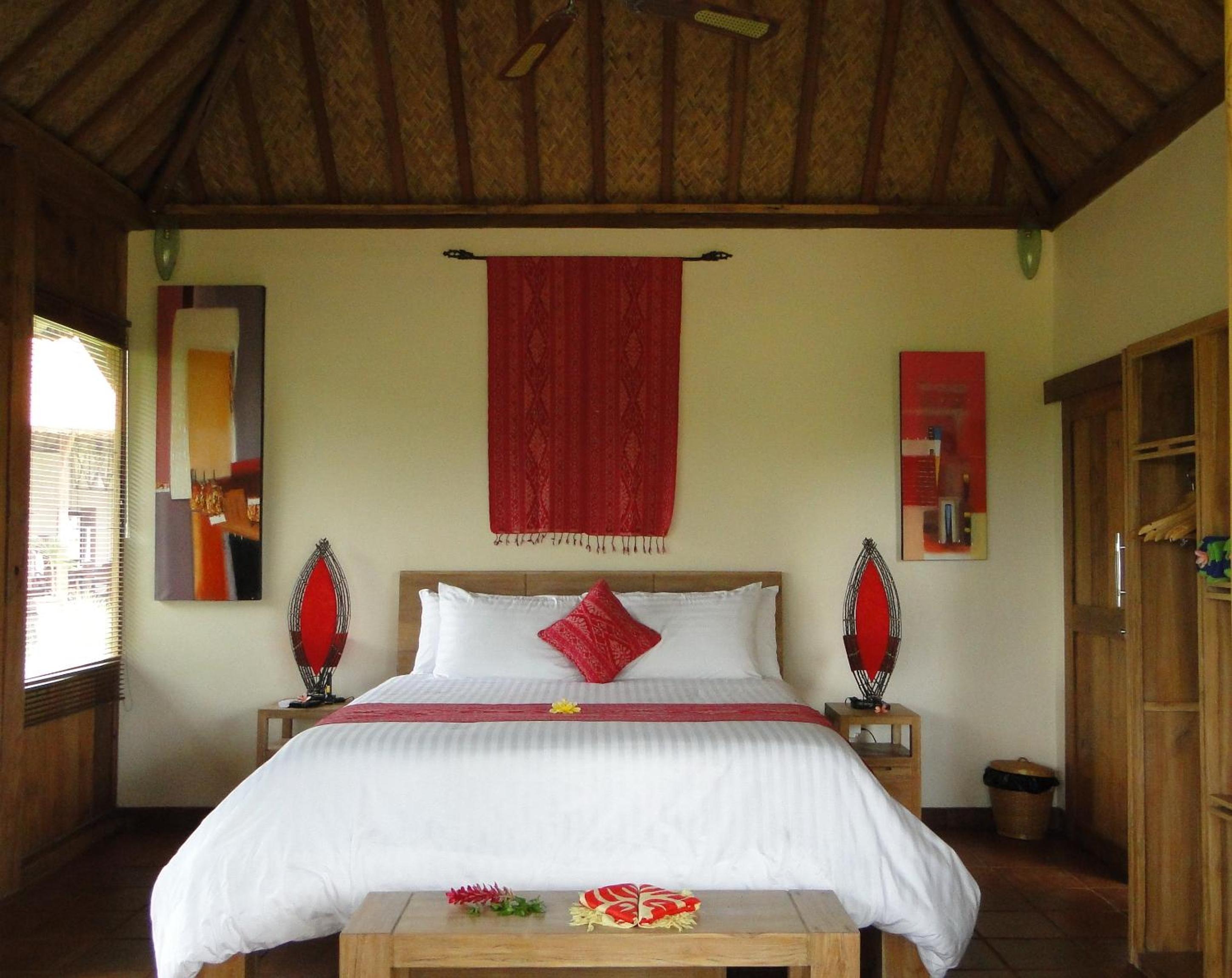 One-Bedroom Bungalow - Photo 1