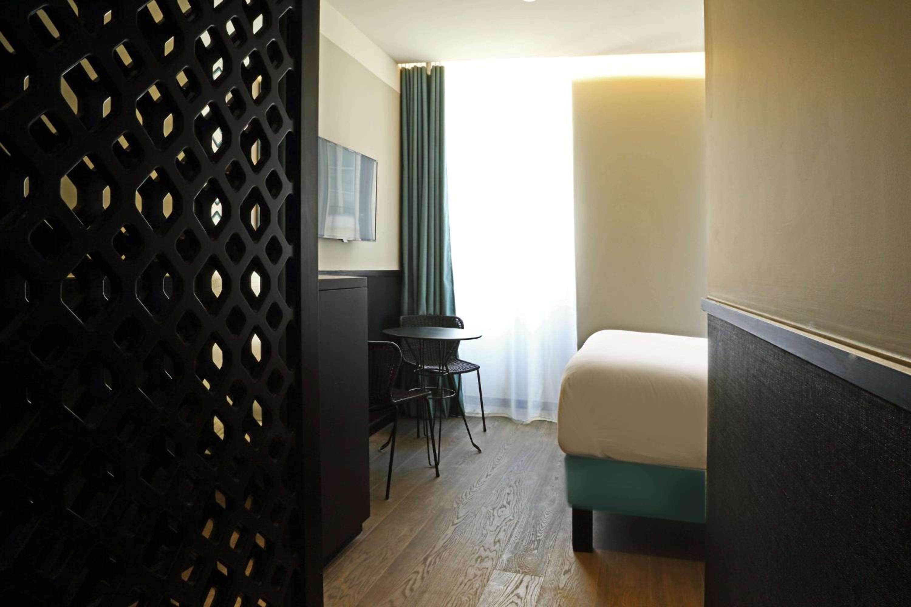 Deluxe Double Room with Terrace