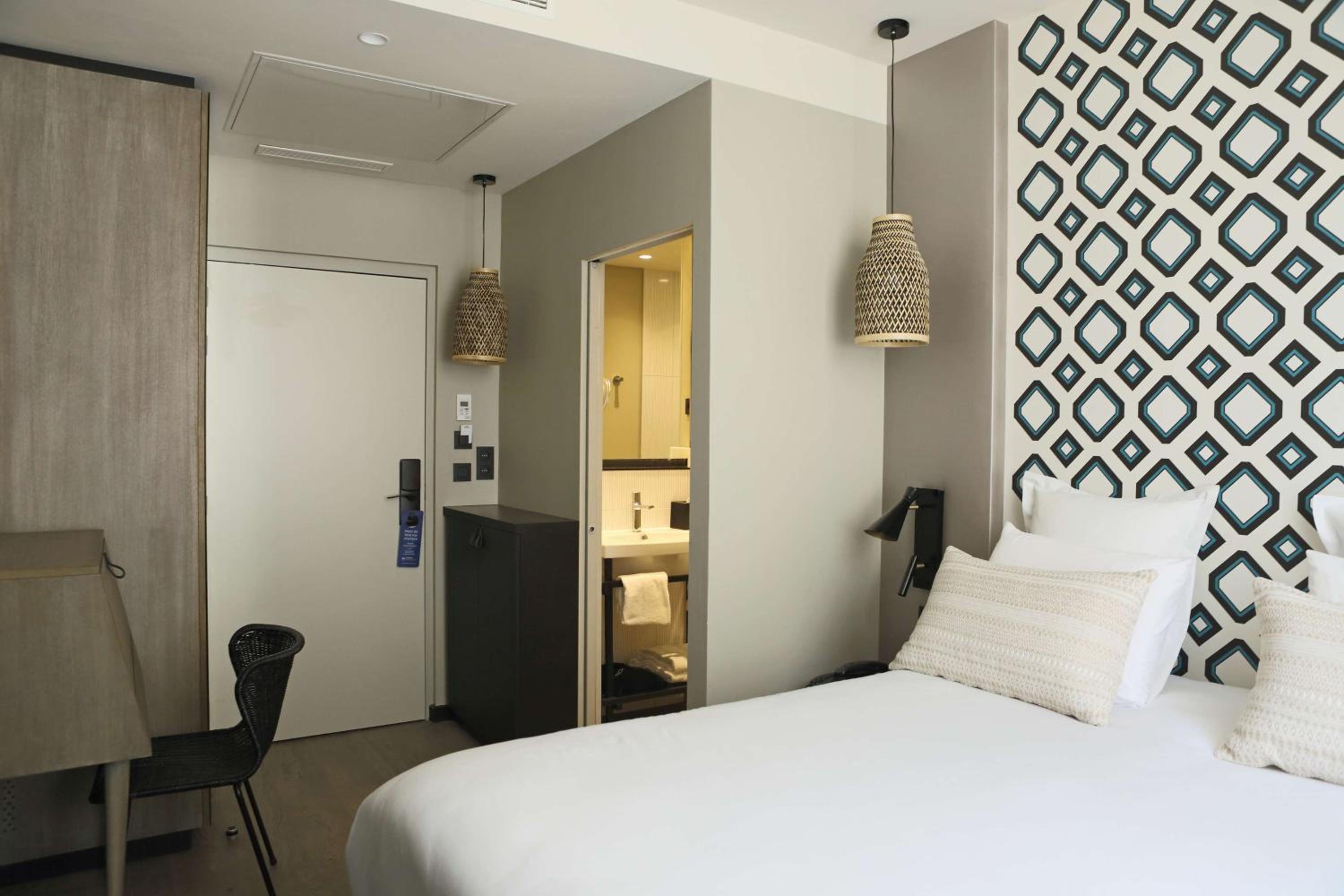 Comfort Queen Room