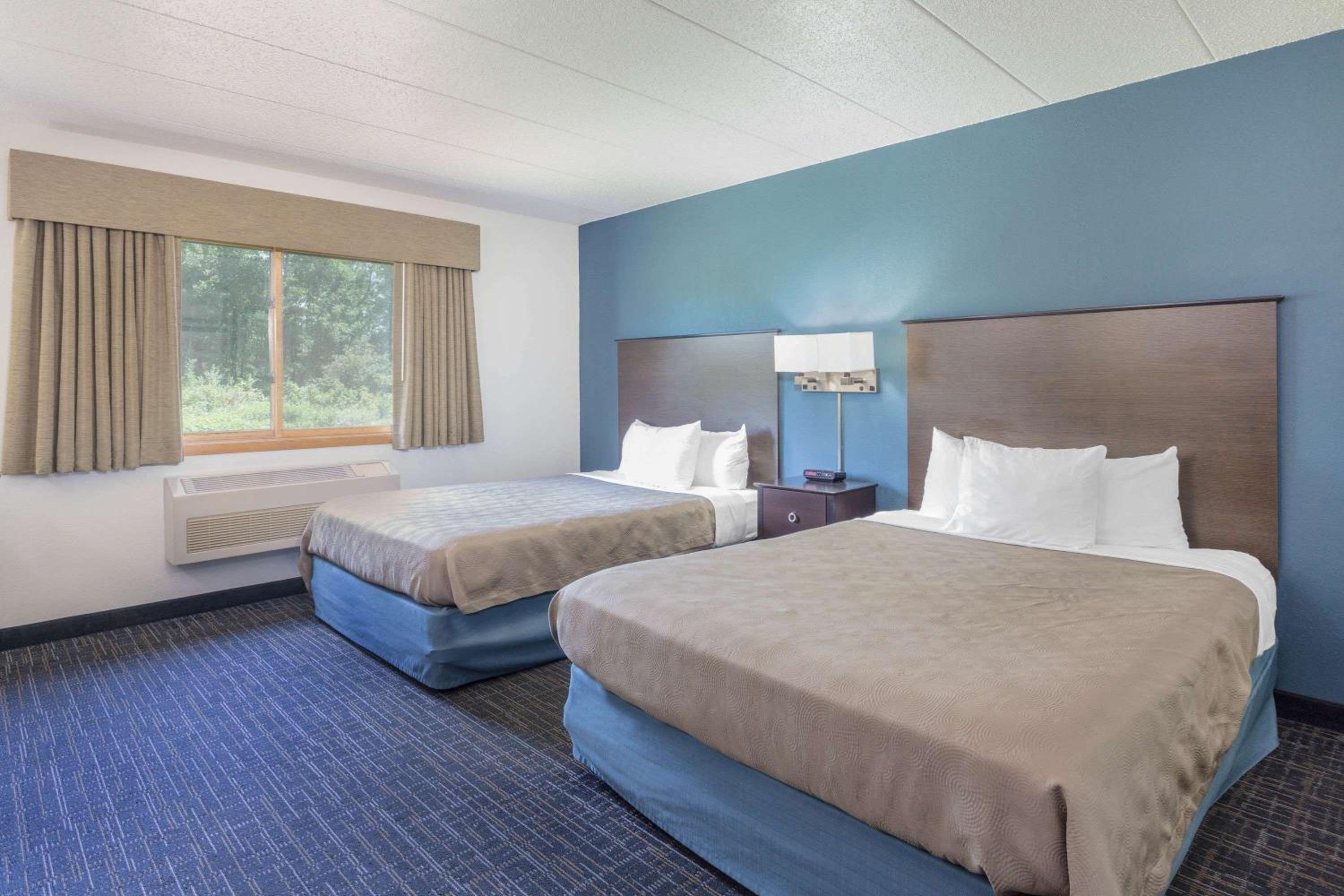 Queen Room with Two Queen Beds - Non-Smoking photo 1