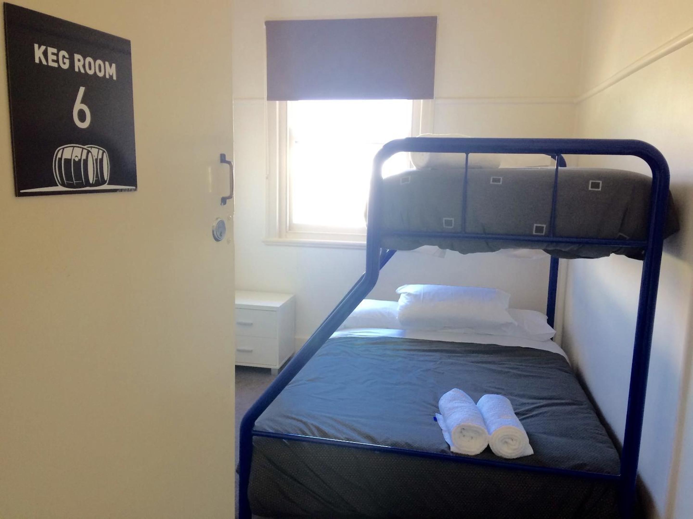 Triple Room with Shared Bathroom photo 1