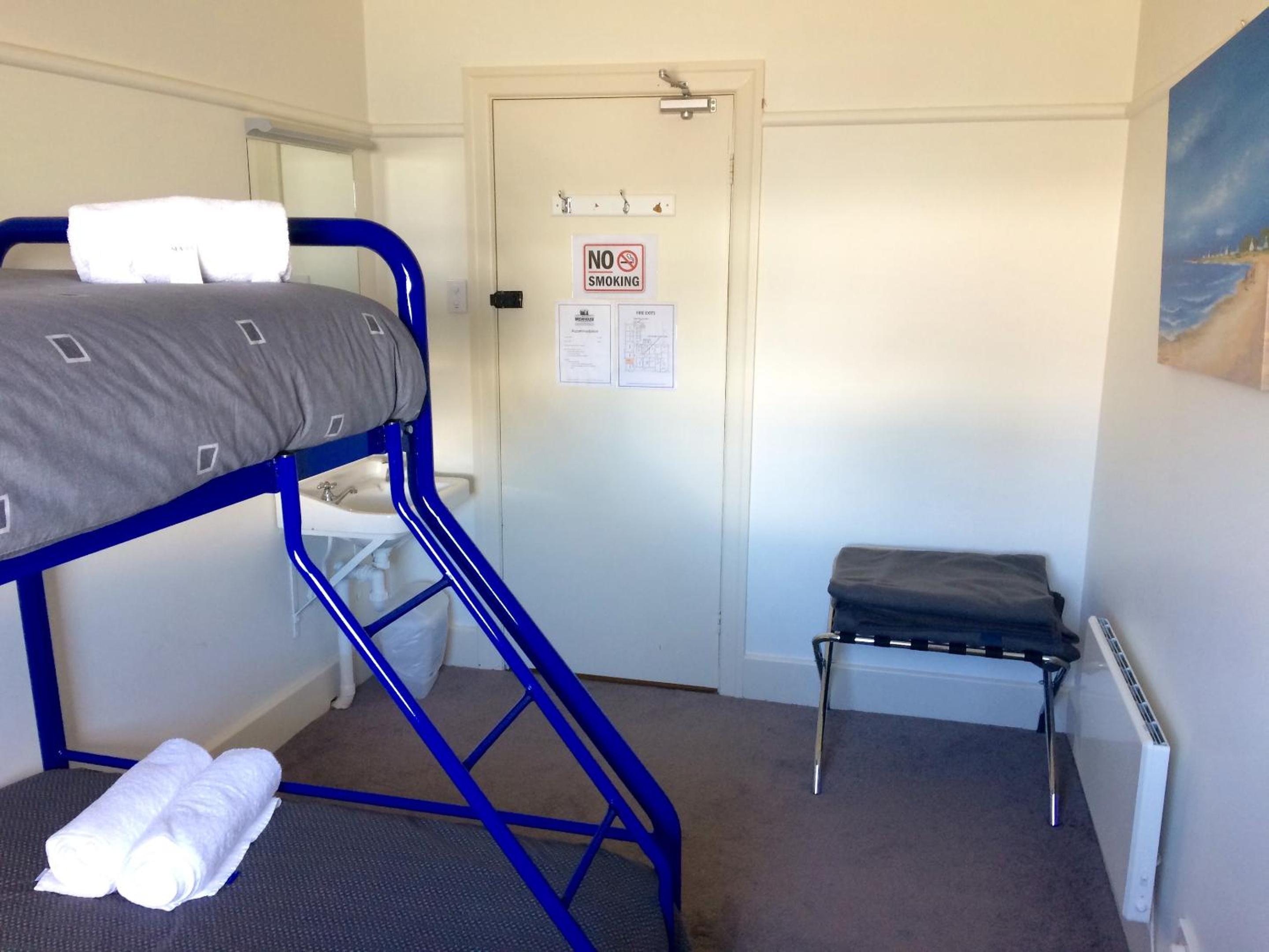 Triple Room with Shared Bathroom photo 2