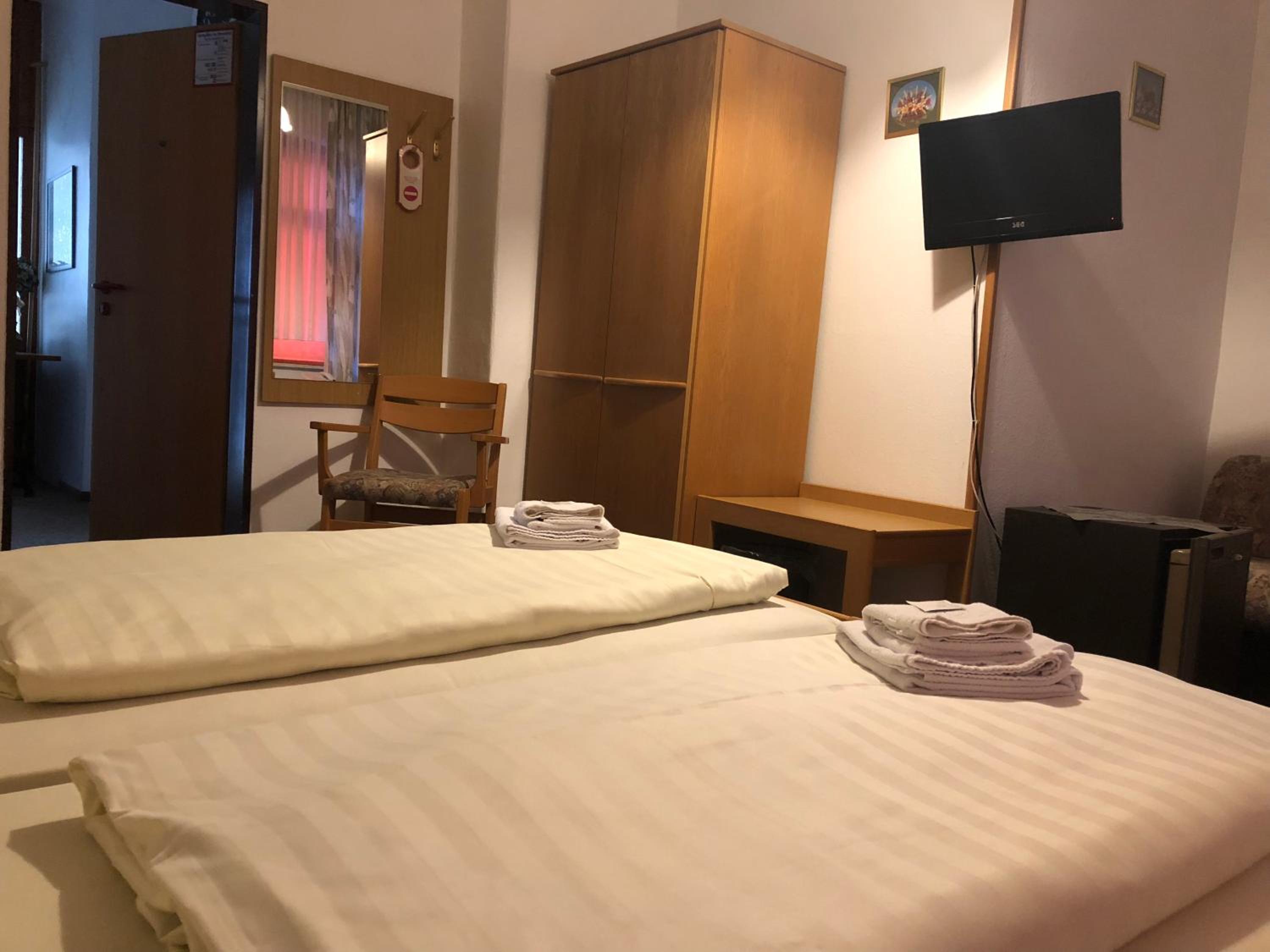 Double Room - Photo 10