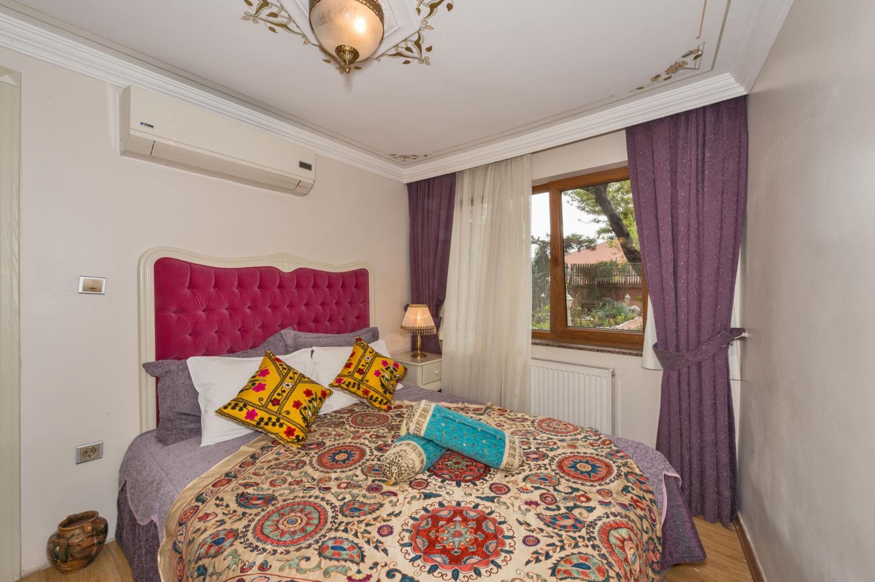 Deluxe Suite with Garden View photo 1
