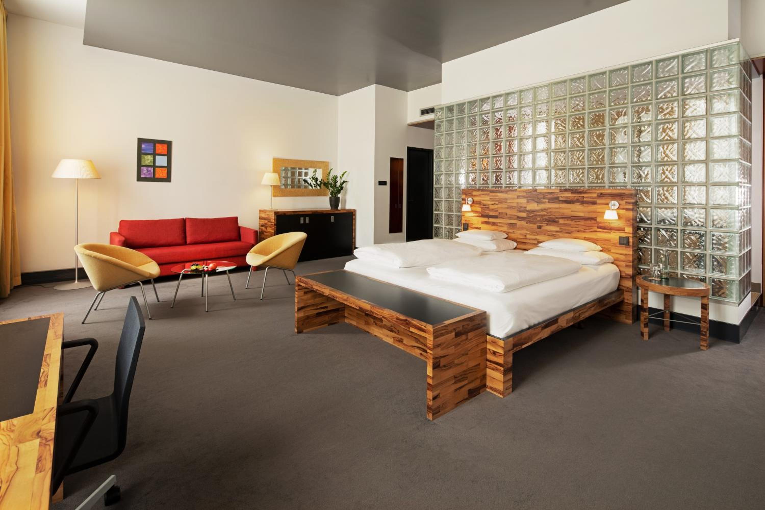 Junior King Suite photo 1