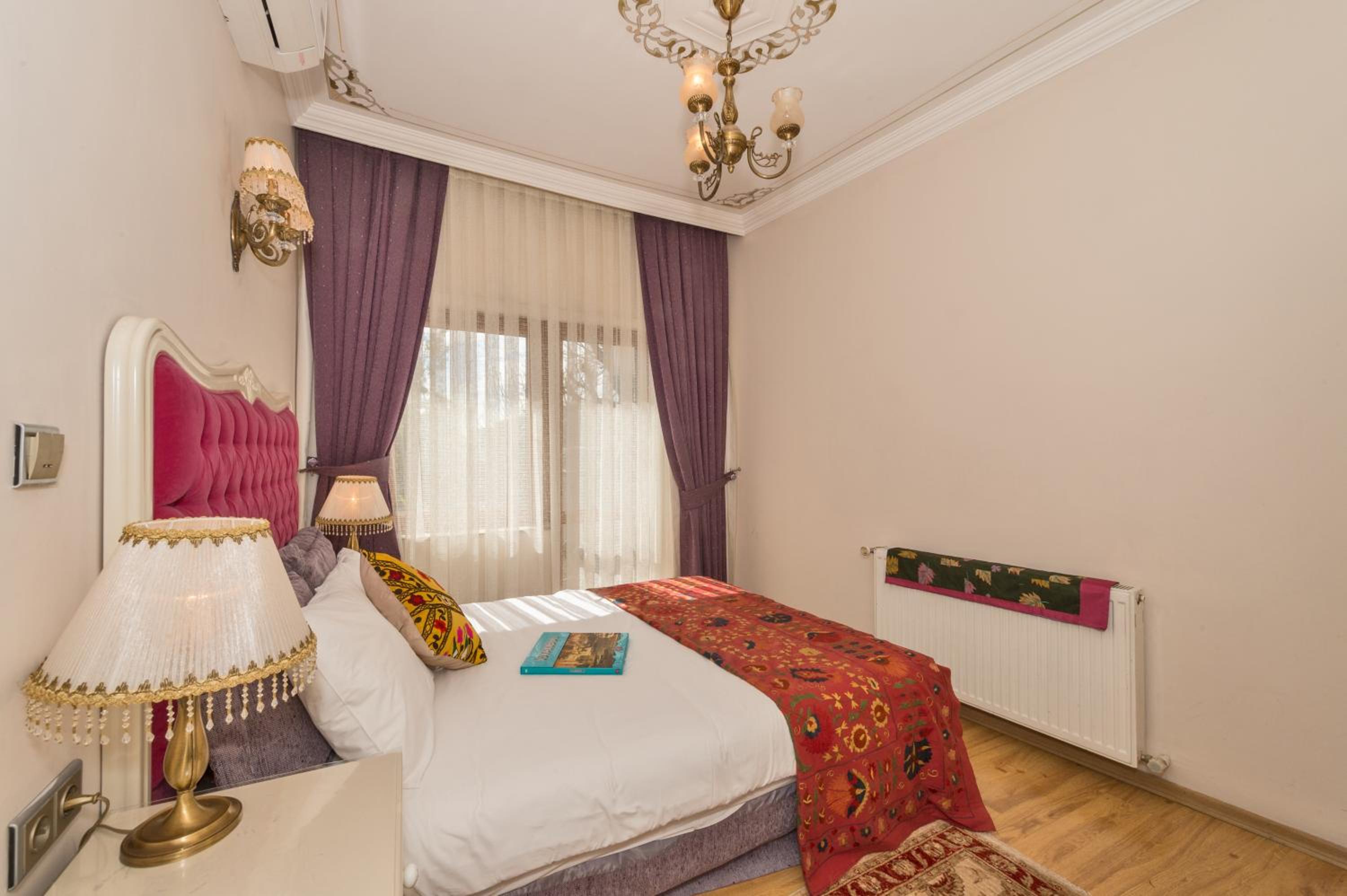 Family Suite with City View photo 2