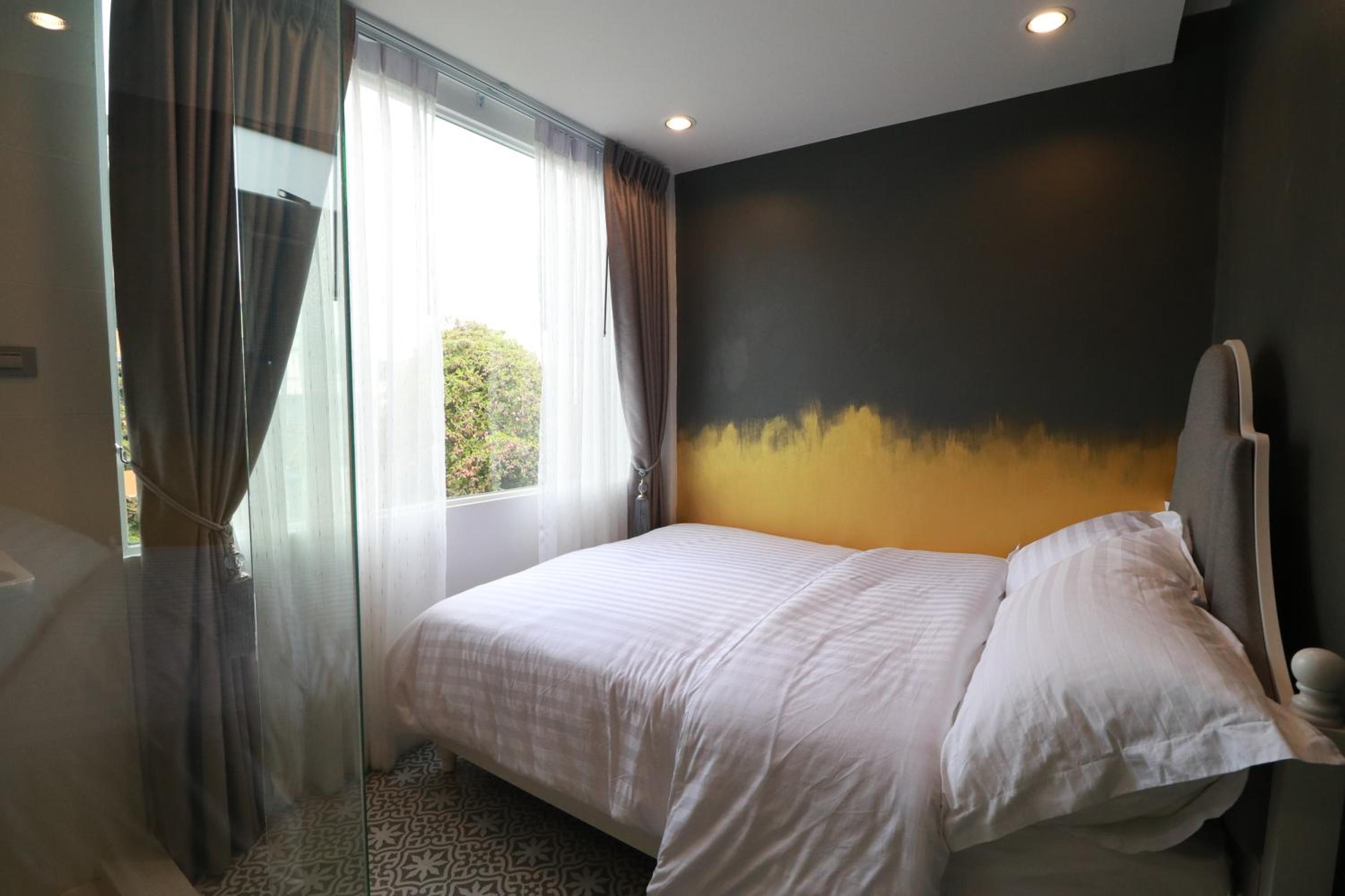 Deluxe Queen Room photo 3