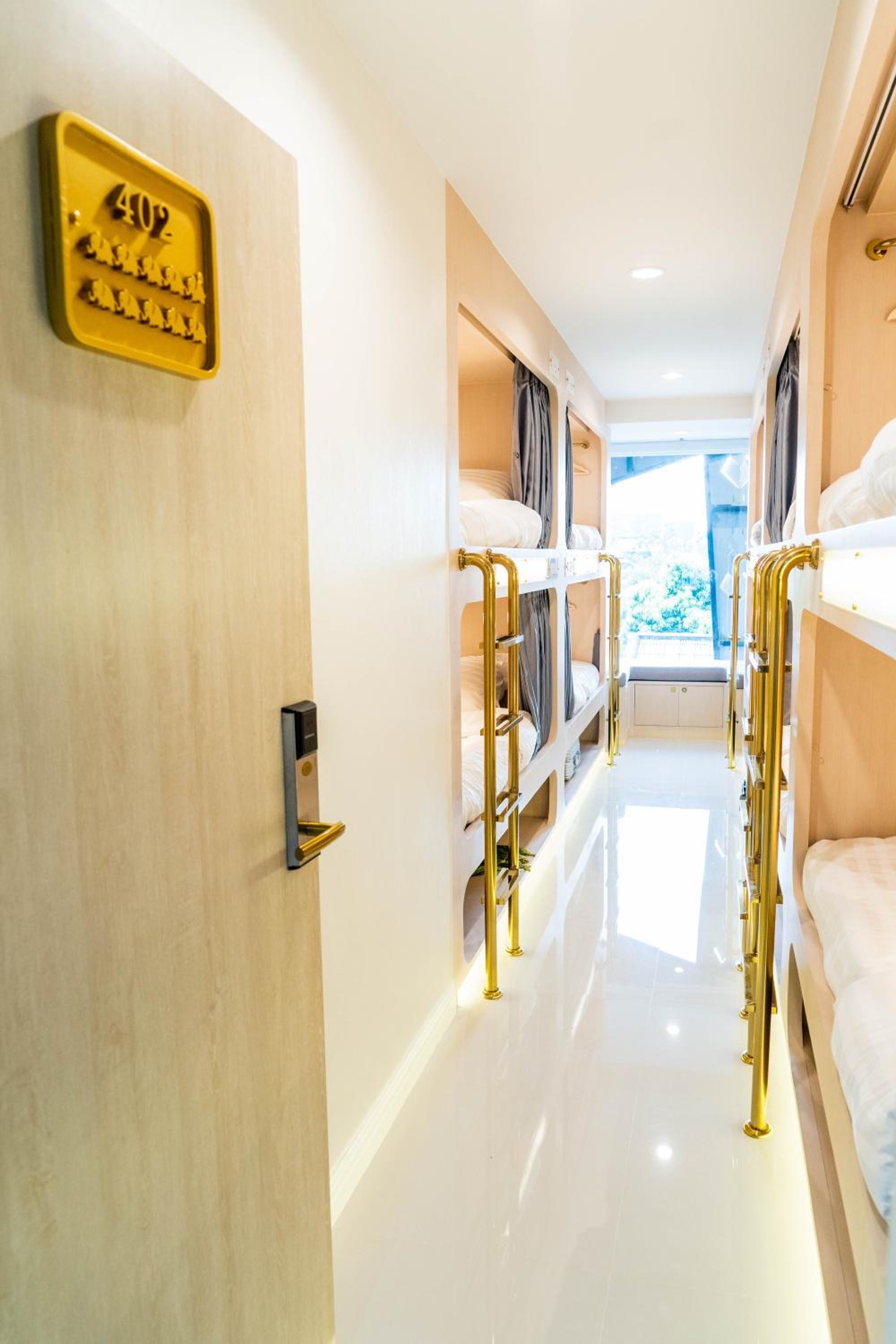 Bed in 10-Bed Mixed Dormitory Room