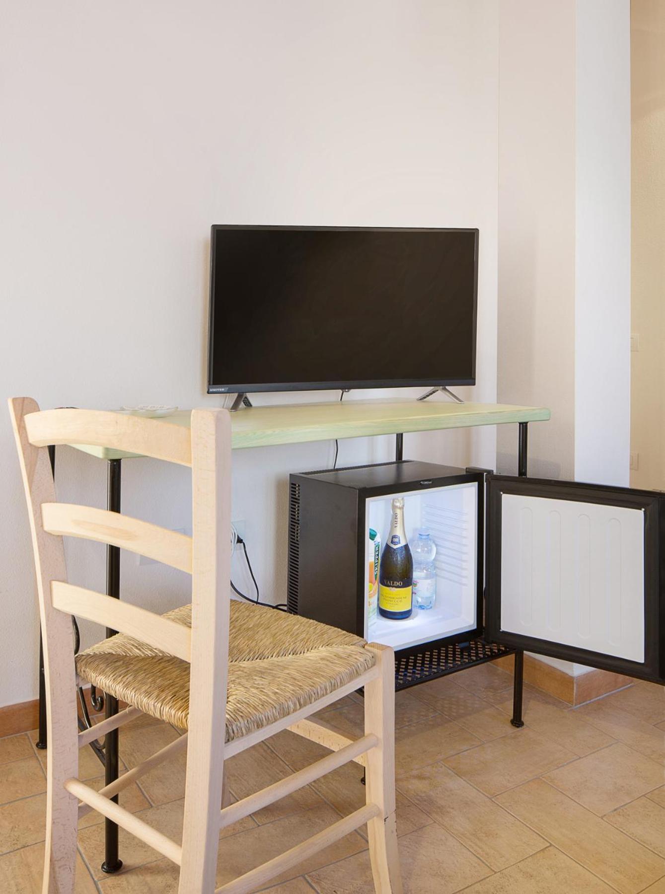 Large Double or Twin Room photo 2