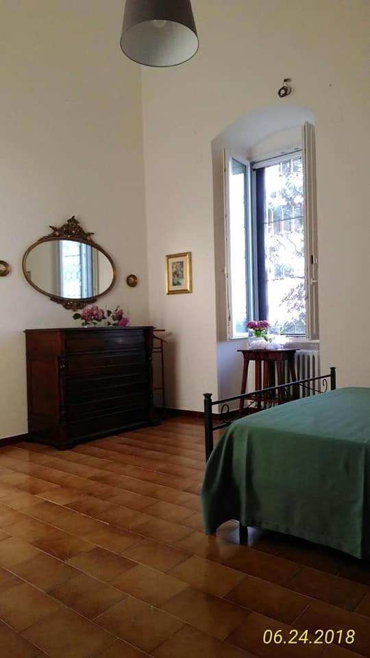 Double Room with Private Bathroom - Photo 8