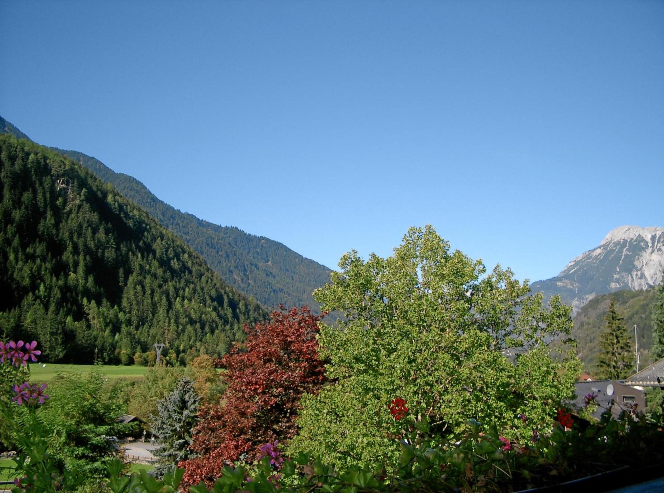 Double Room with Balcony - Photo 4