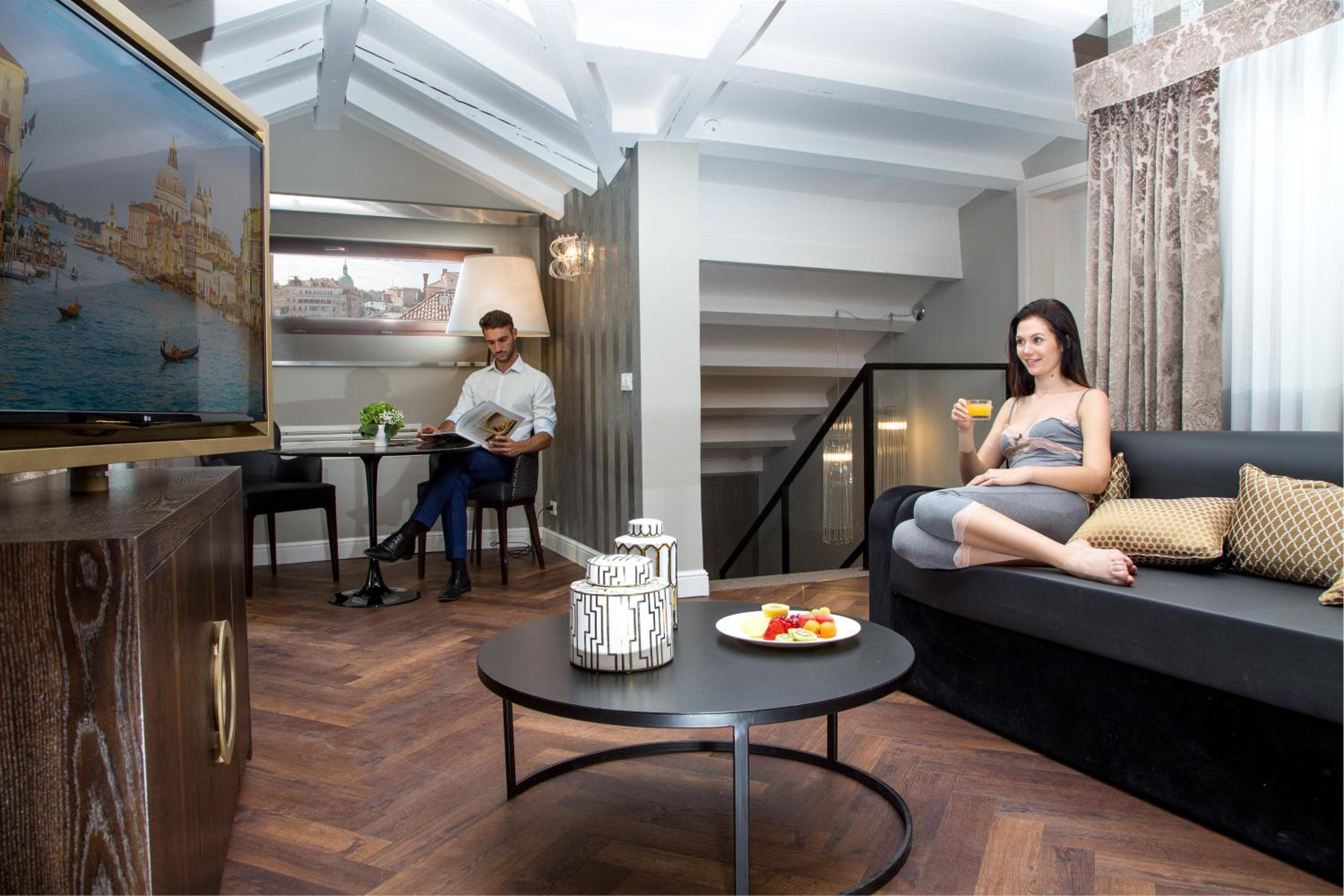 Deluxe Queen Suite