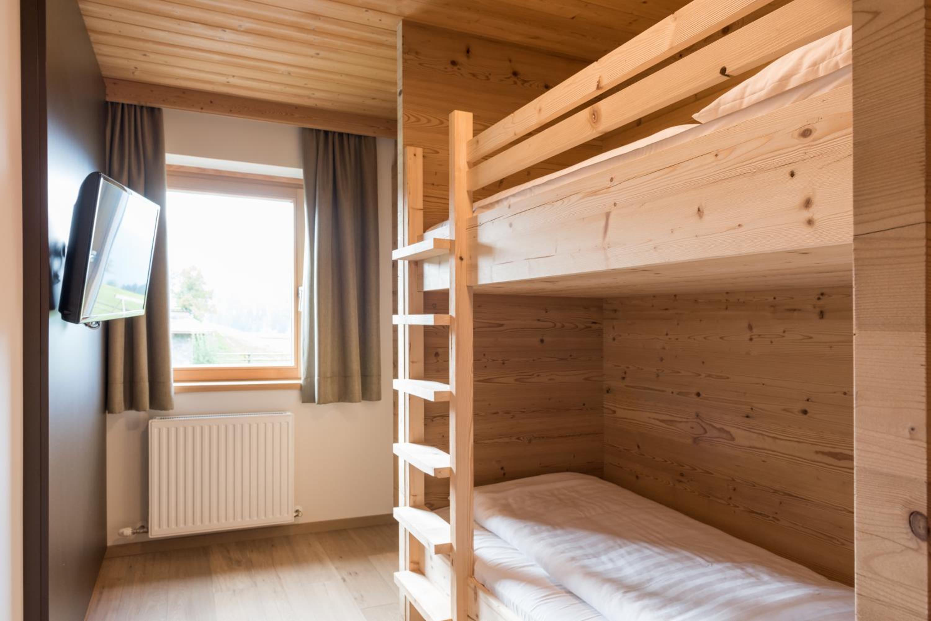 Deluxe Family Suite - Photo 1