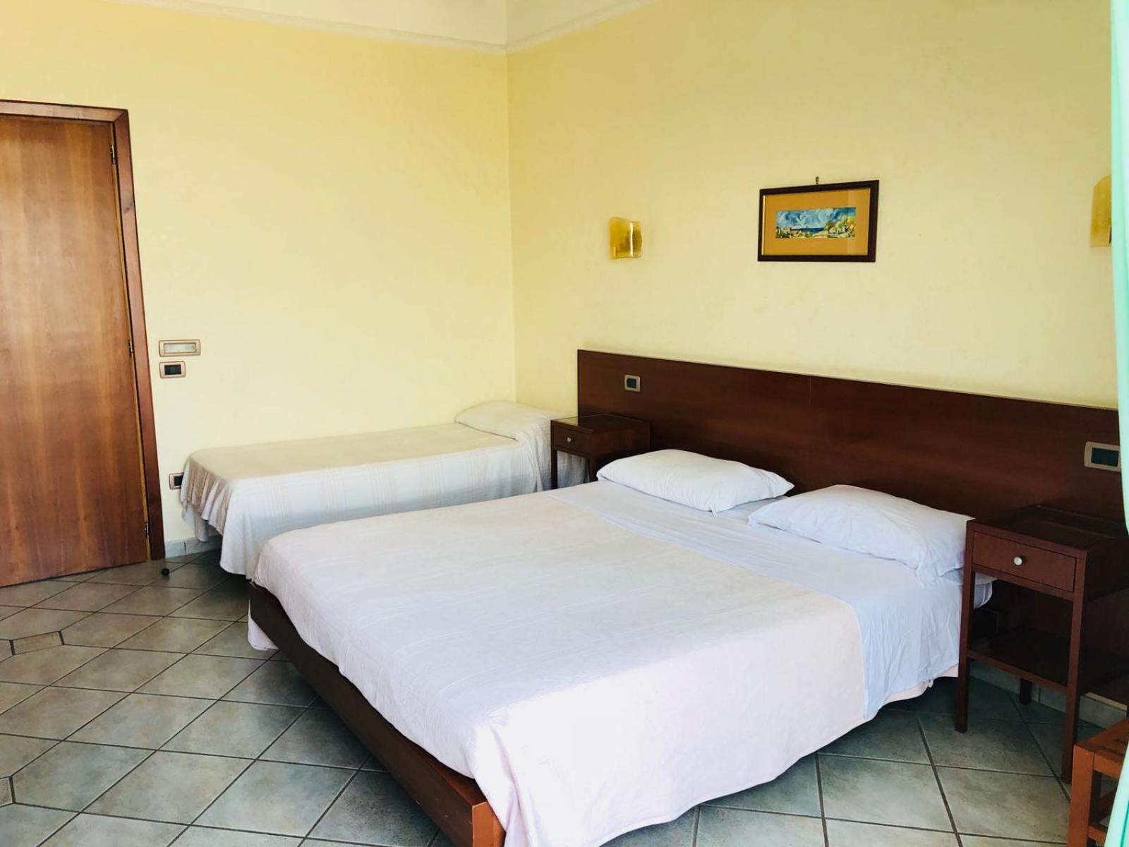 Triple Room with Sea View