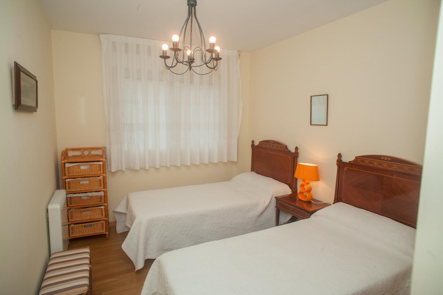 One-Bedroom Apartment - Photo 8