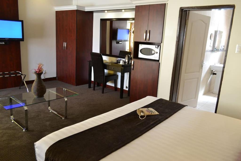 Deluxe Double Room with Bath photo 3