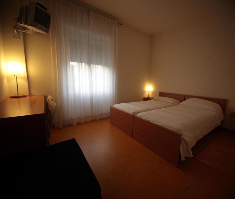Large Double or Twin Room