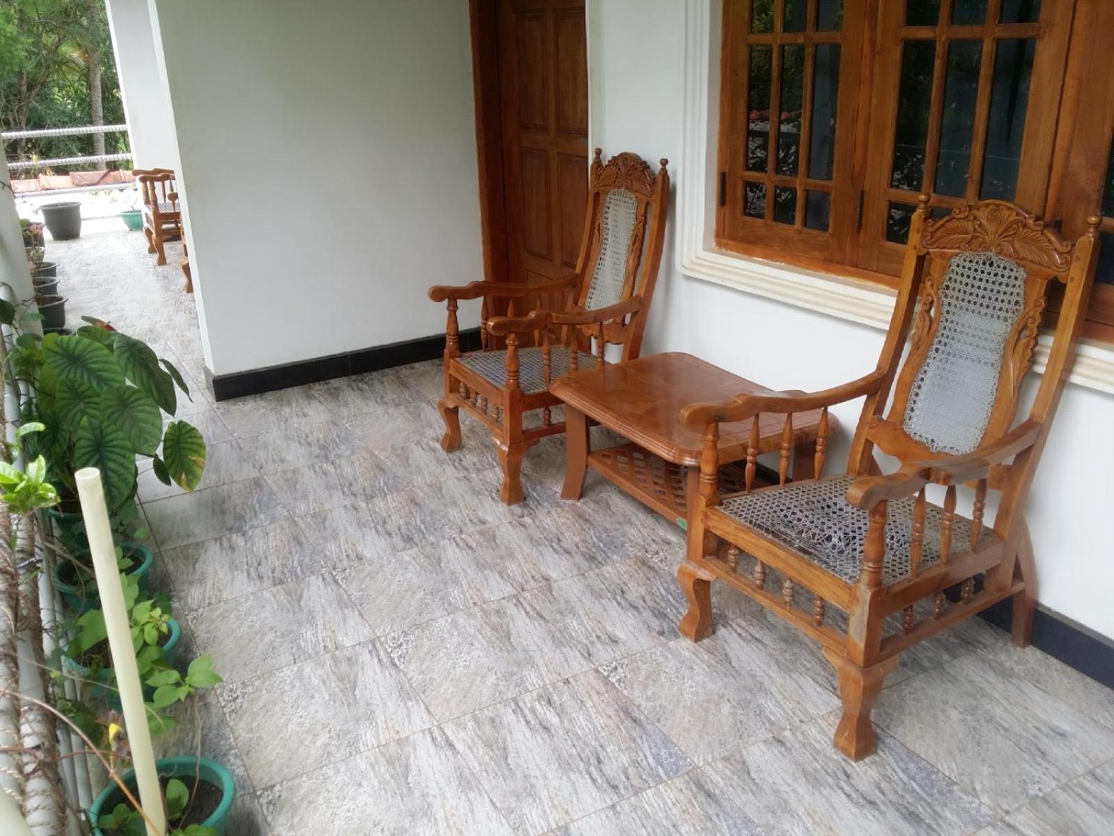 Family Room with Balcony photo 3