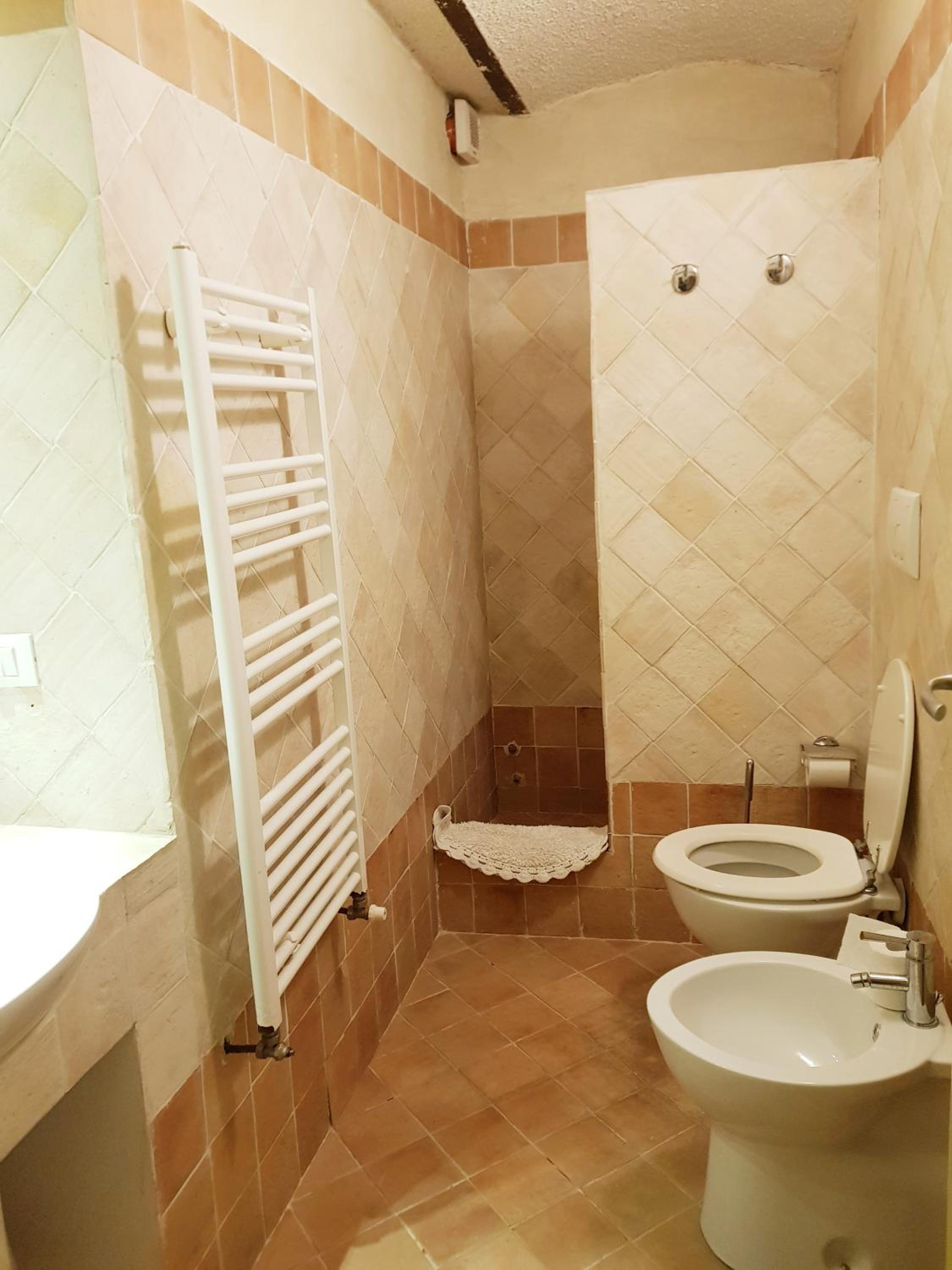 Deluxe Double or Twin Room - Photo 6