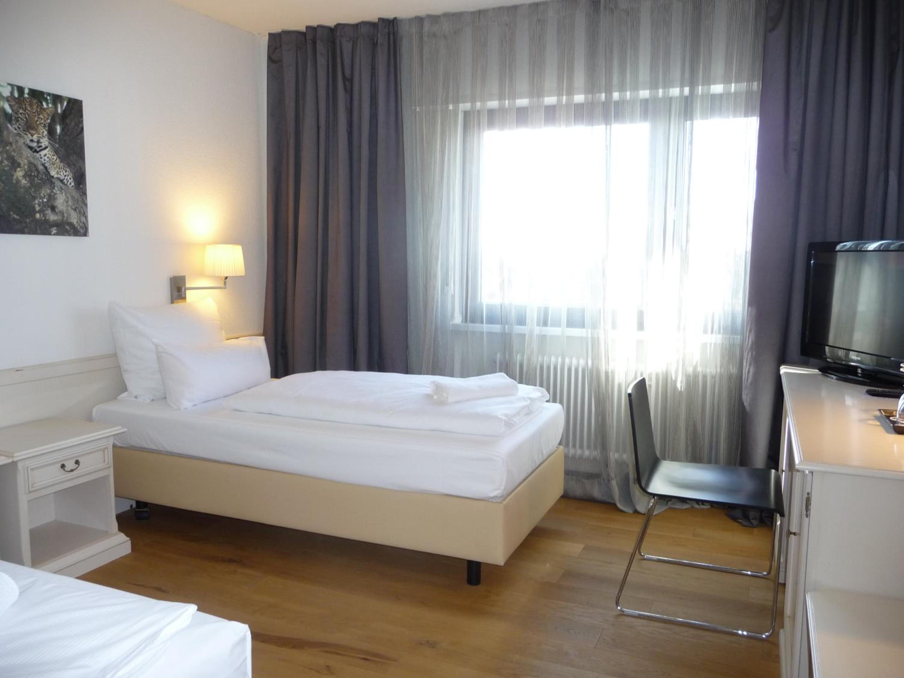 Double Room - Photo 8