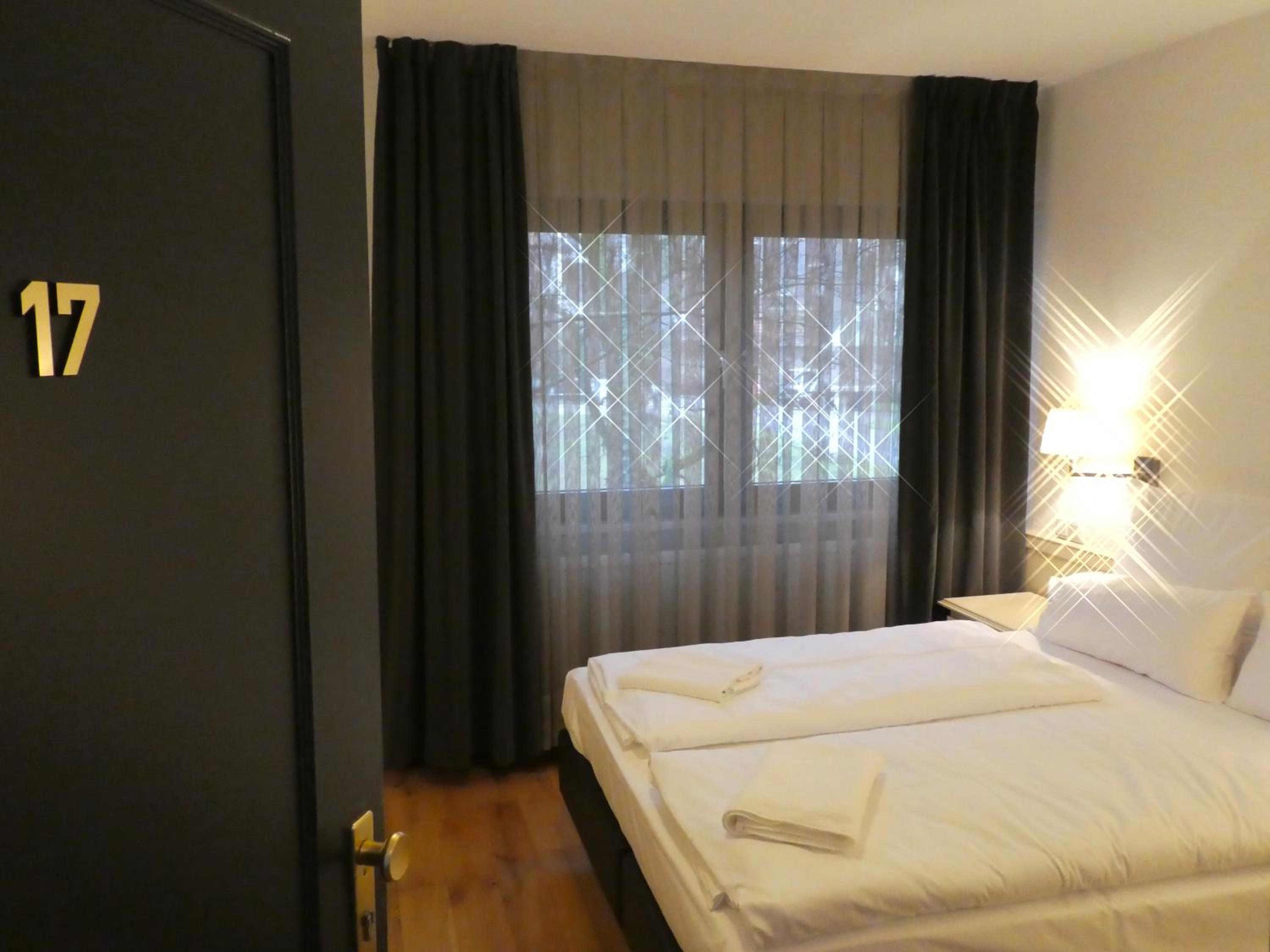 Double Room - Photo 5
