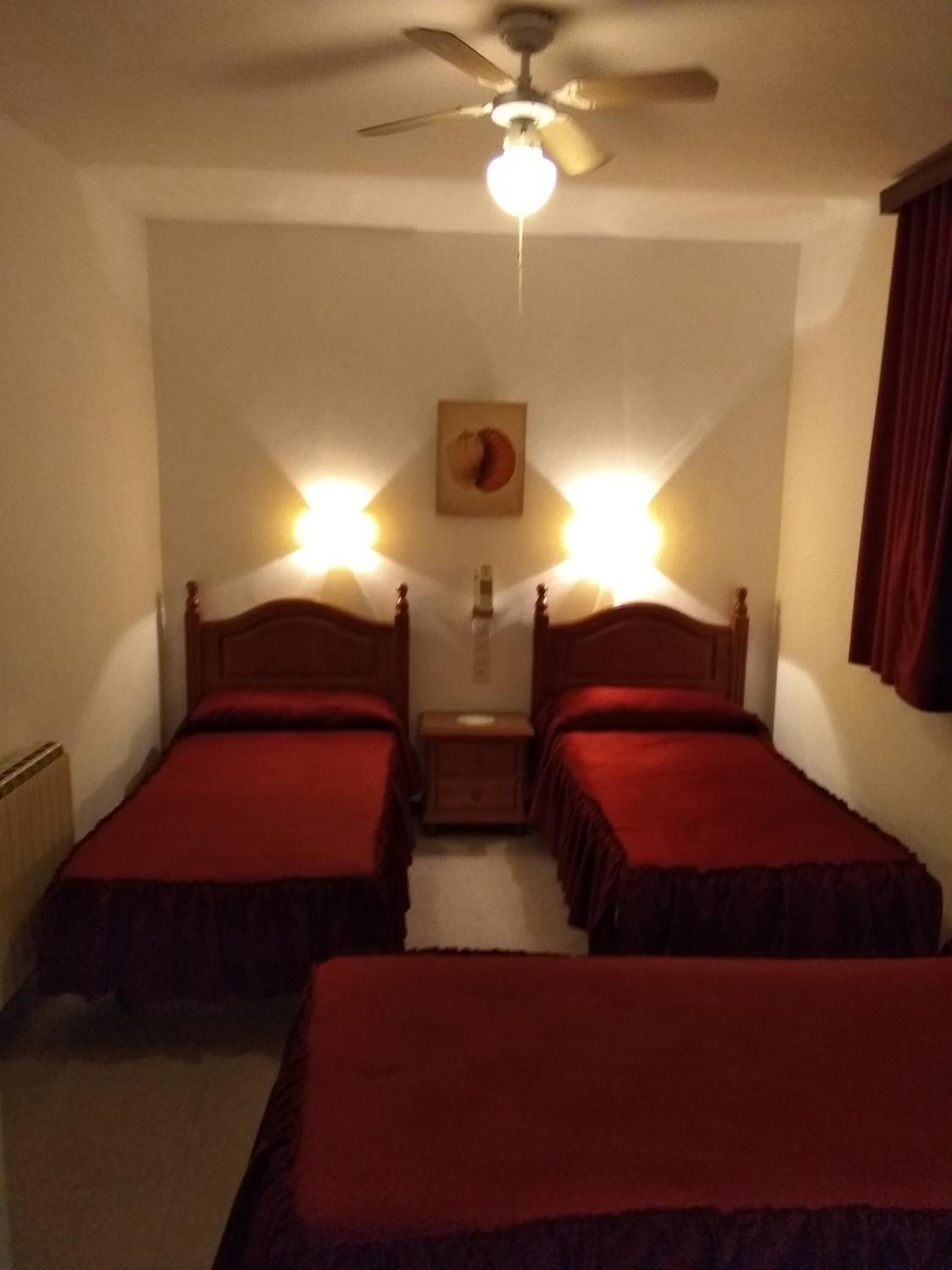 Triple Room with Private Bathroom - Photo 19