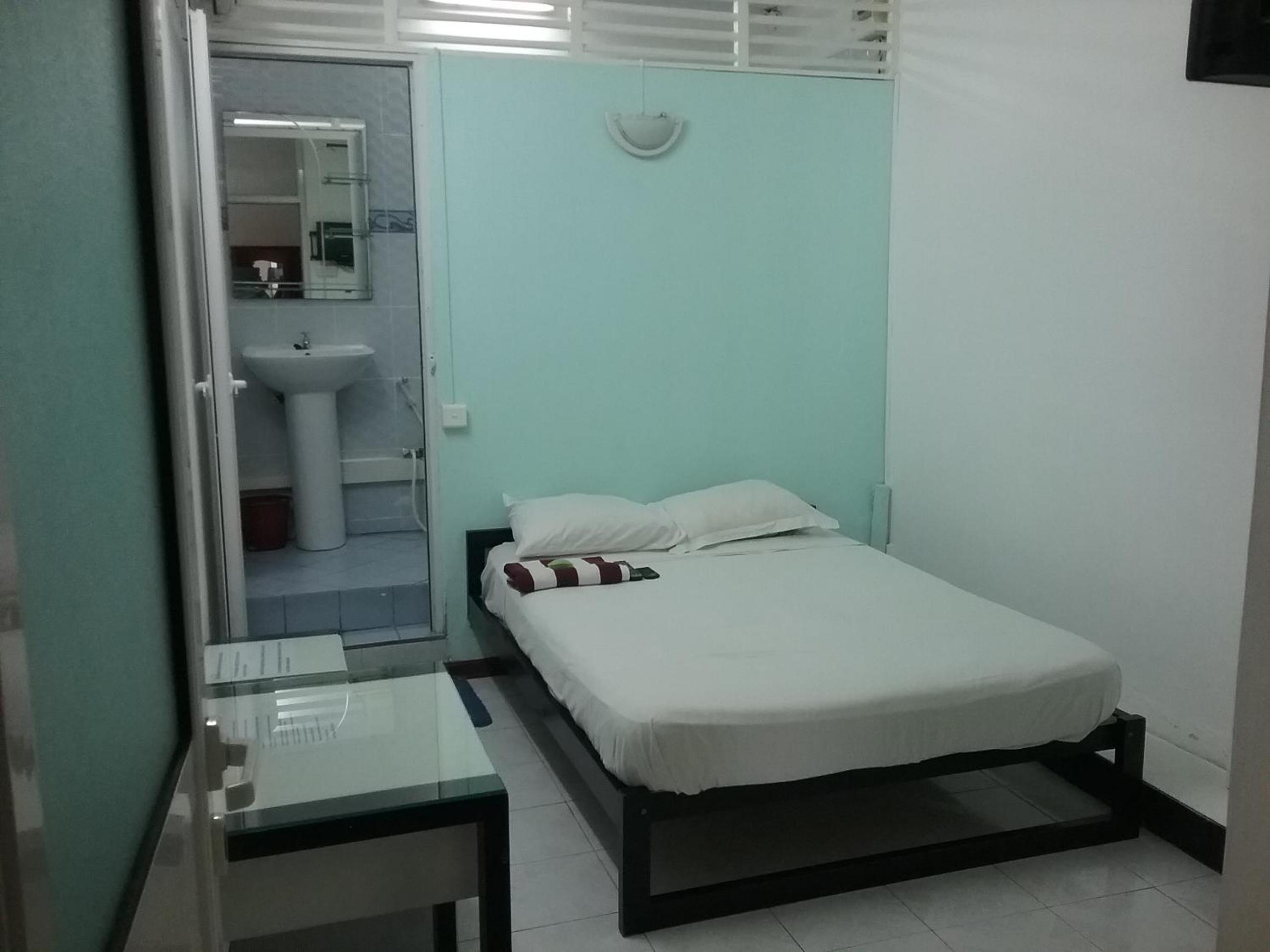 Double Room with Private Bathroom - Photo 4