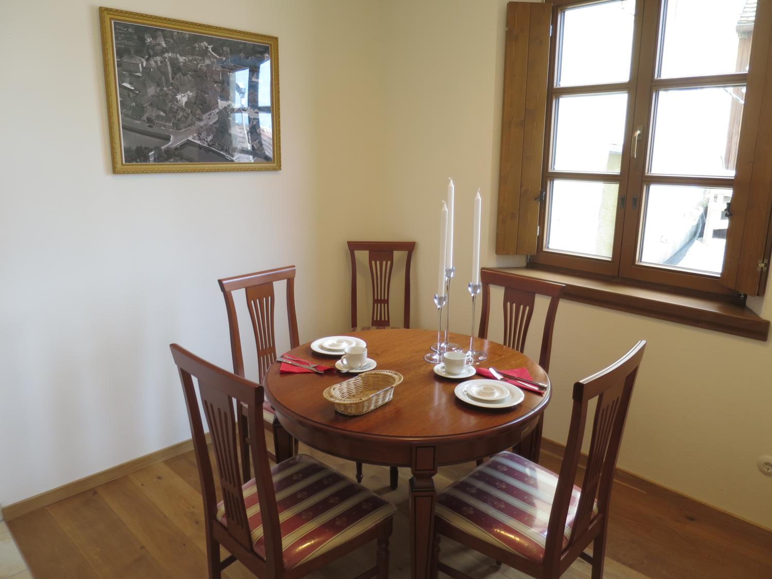 One-Bedroom Apartment - Photo 3