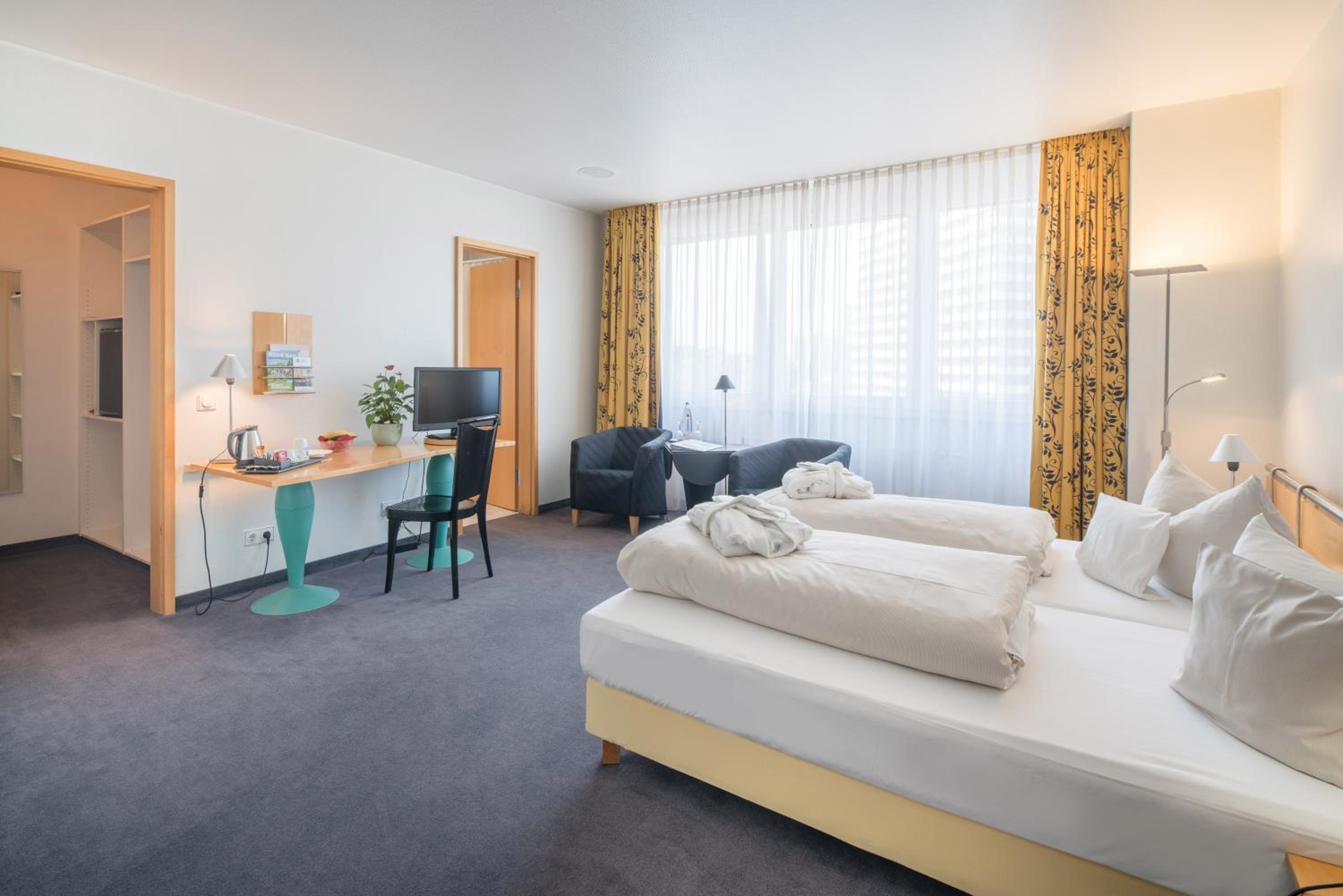 Business Double Room with Double Bed photo 1