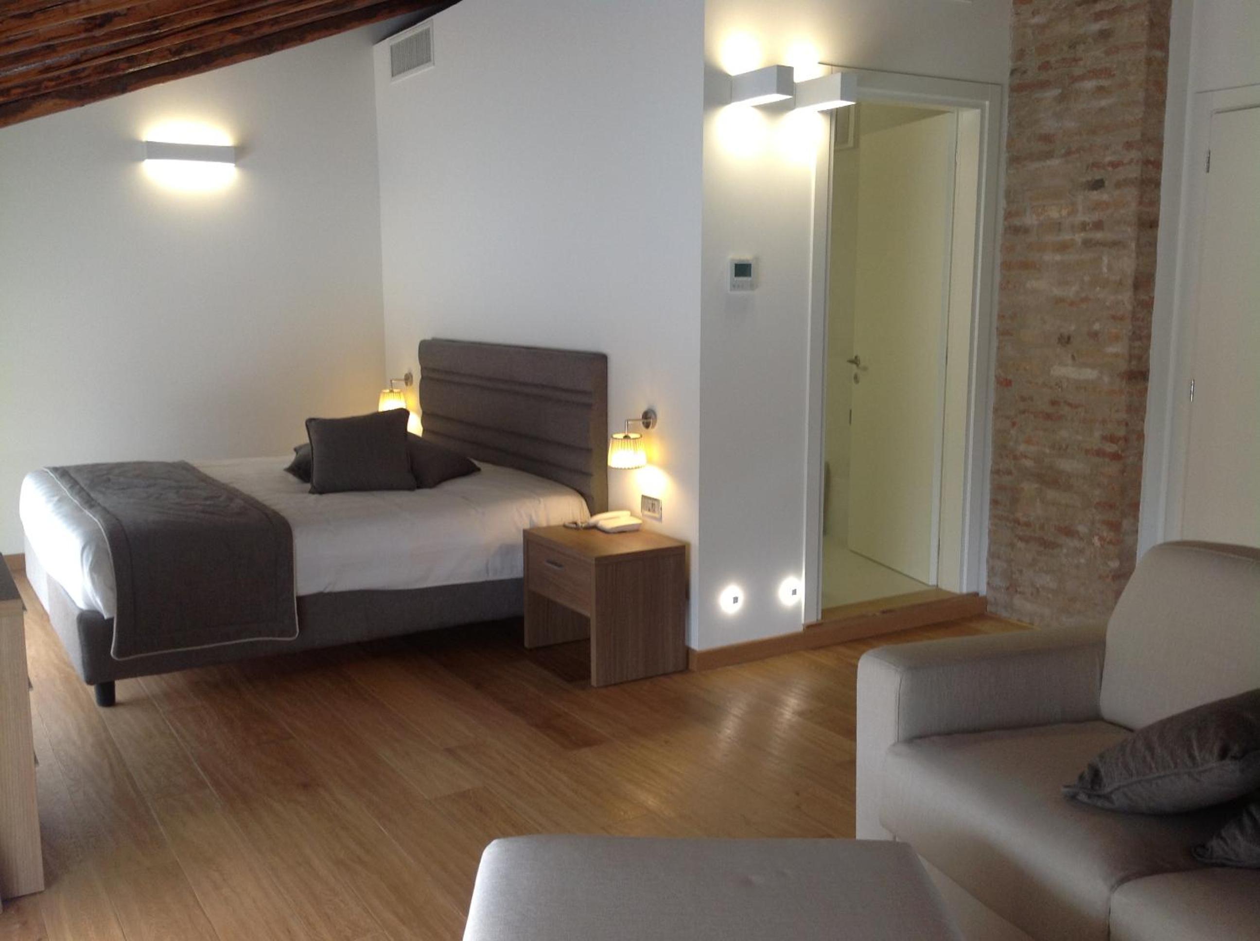 Superior Triple Room photo 2