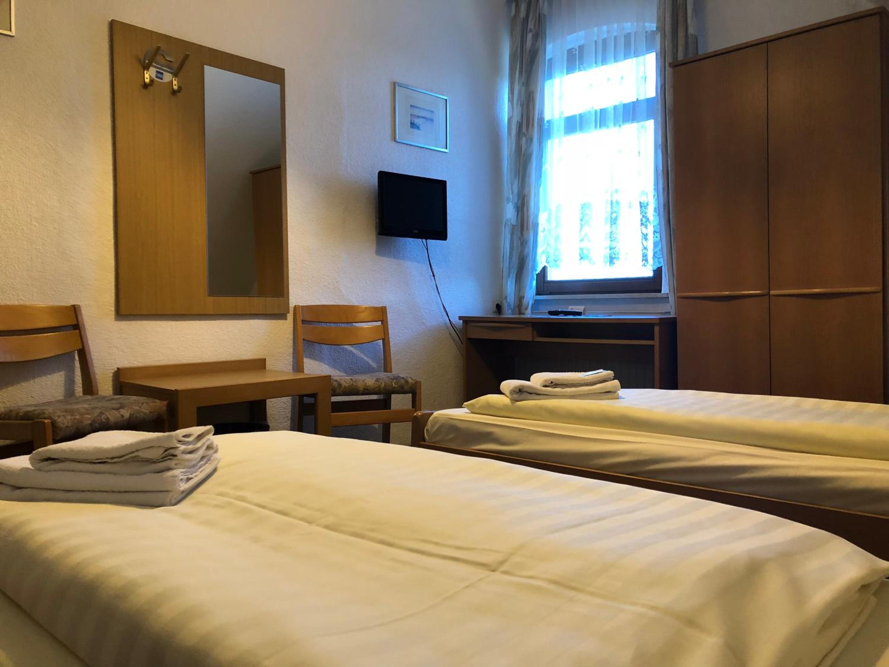 Double Room - Photo 7