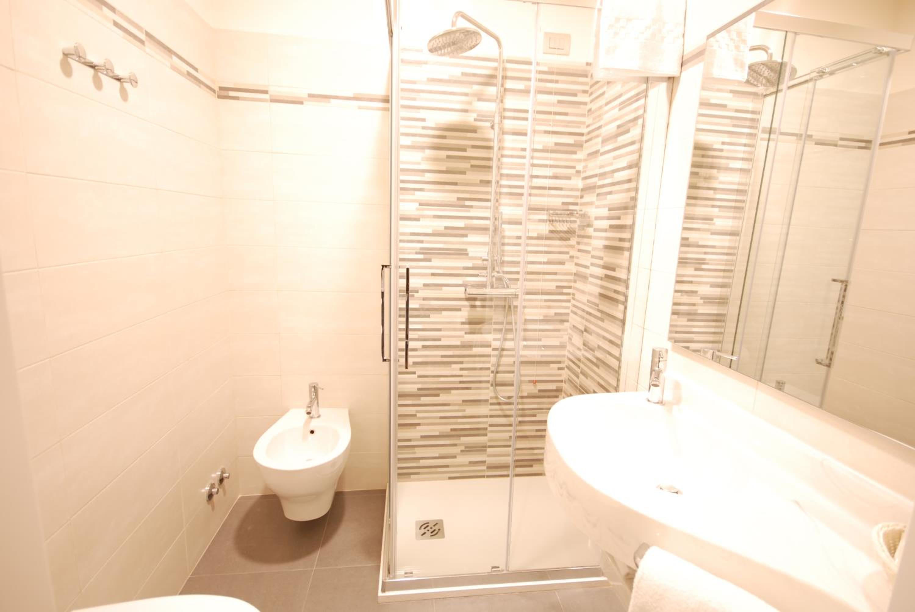 Double or Twin Room - Photo 11