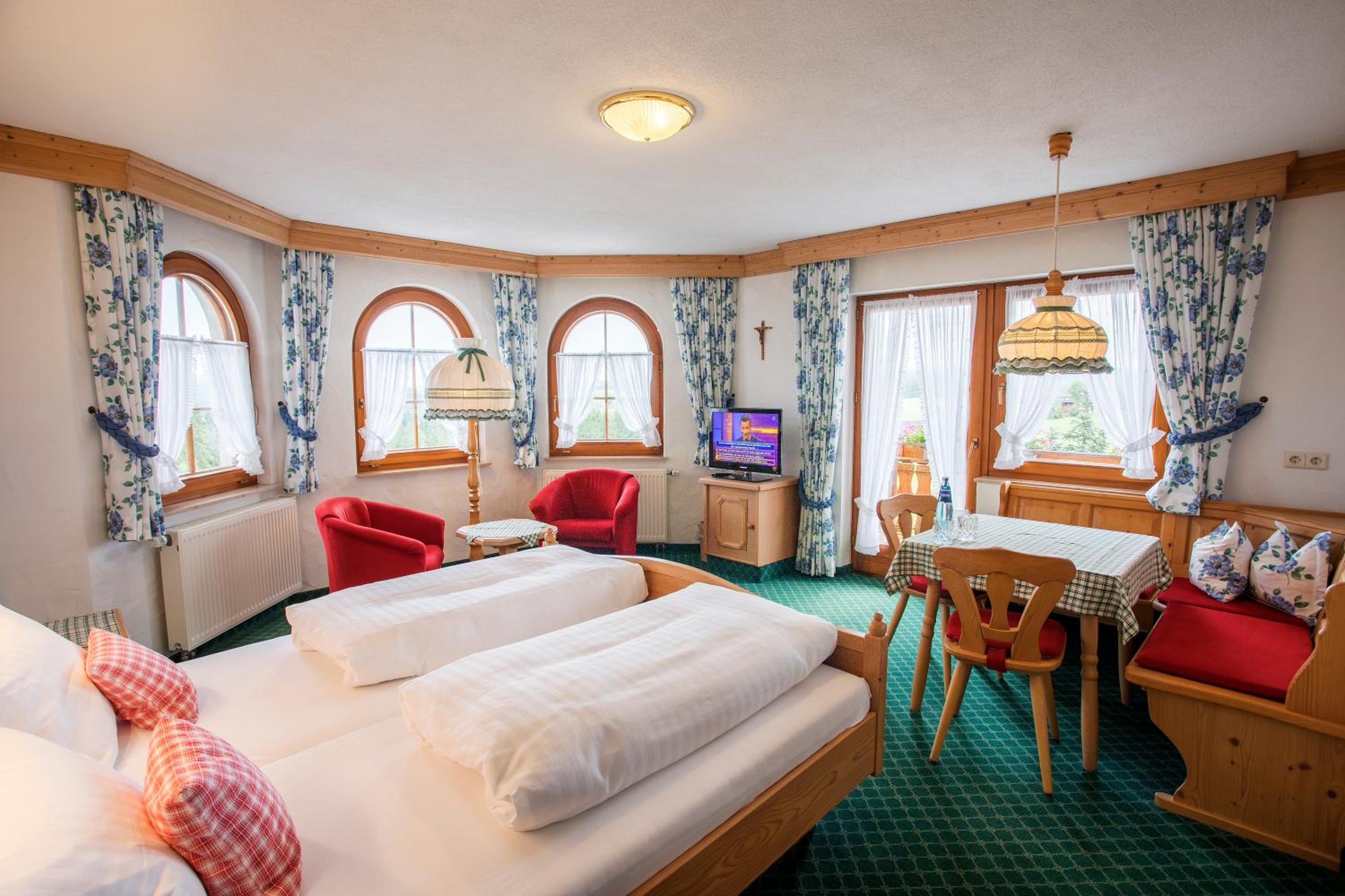 Double Room with Balcony and Kitchenette photo 3
